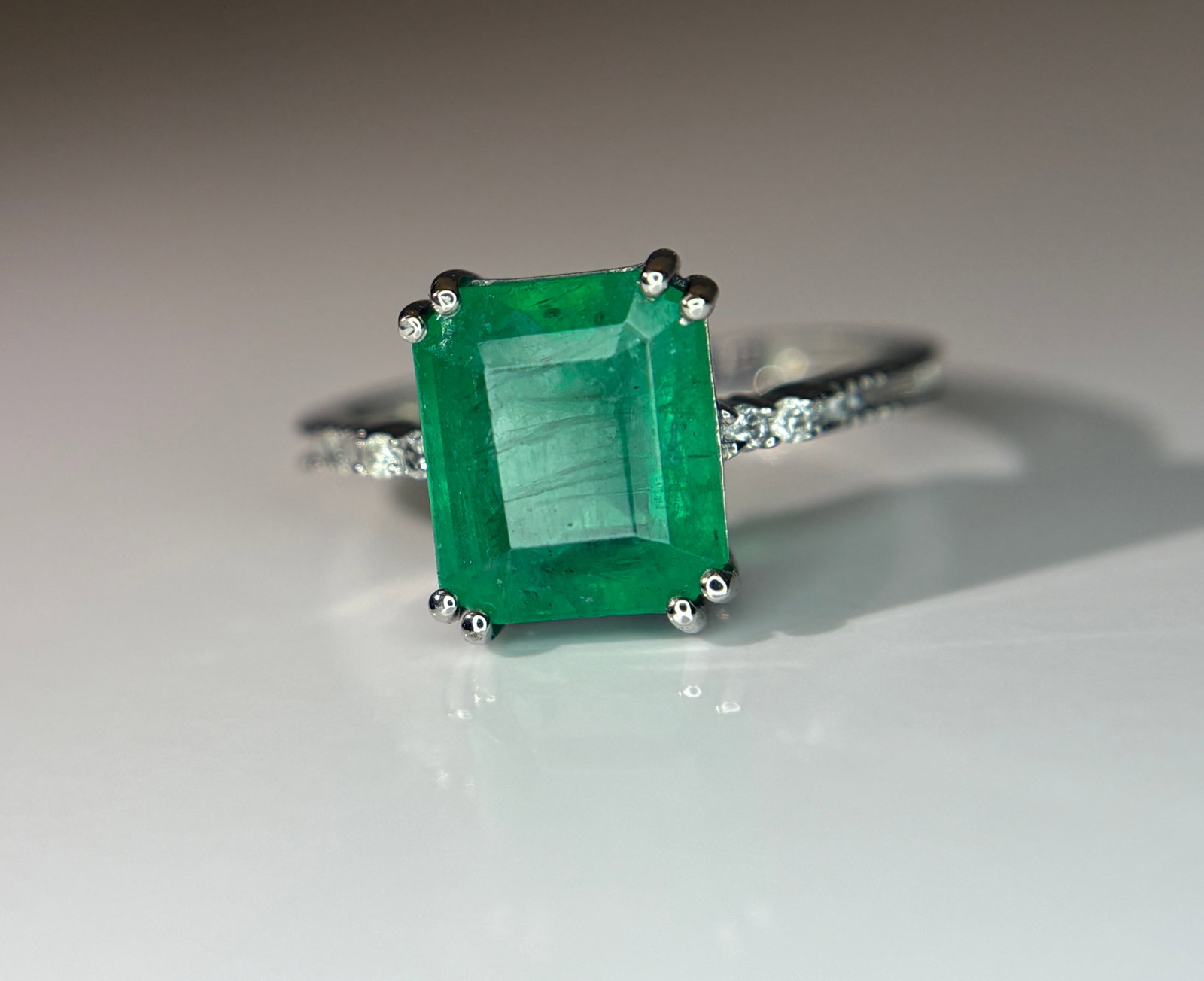 Beautiful 3.20 CT Natural Emerald Ring With Natural Diamonds & Platinum 950 - 3