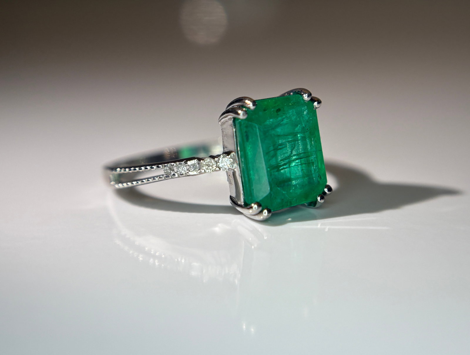 Beautiful 3.20 CT Natural Emerald Ring With Natural Diamonds & Platinum 950 - 9