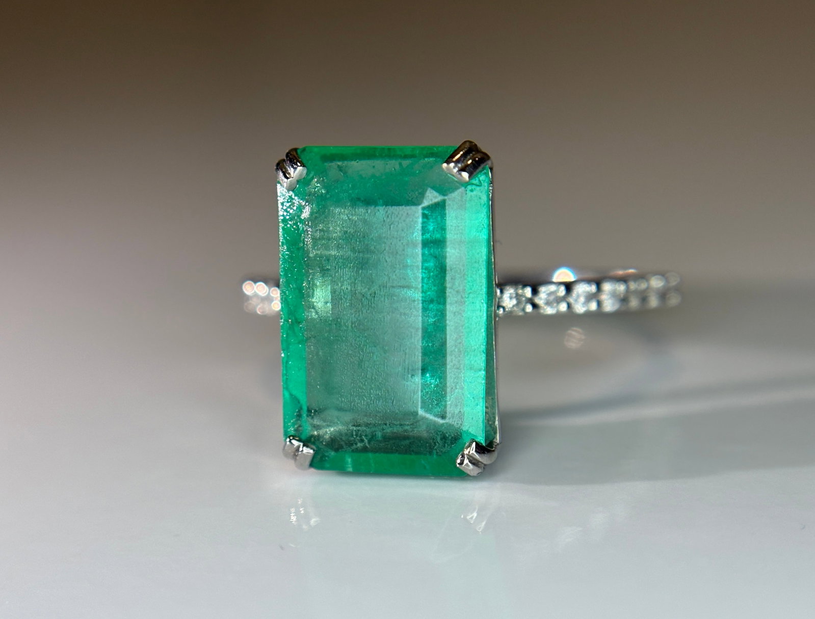 Beautiful 3.66 CT Natural Emerald Ring With Natural Diamonds & Platinum 950 - 2