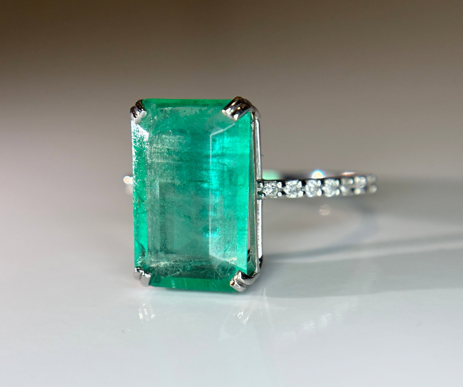 Beautiful 3.66 CT Natural Emerald Ring With Natural Diamonds & Platinum 950 - 3