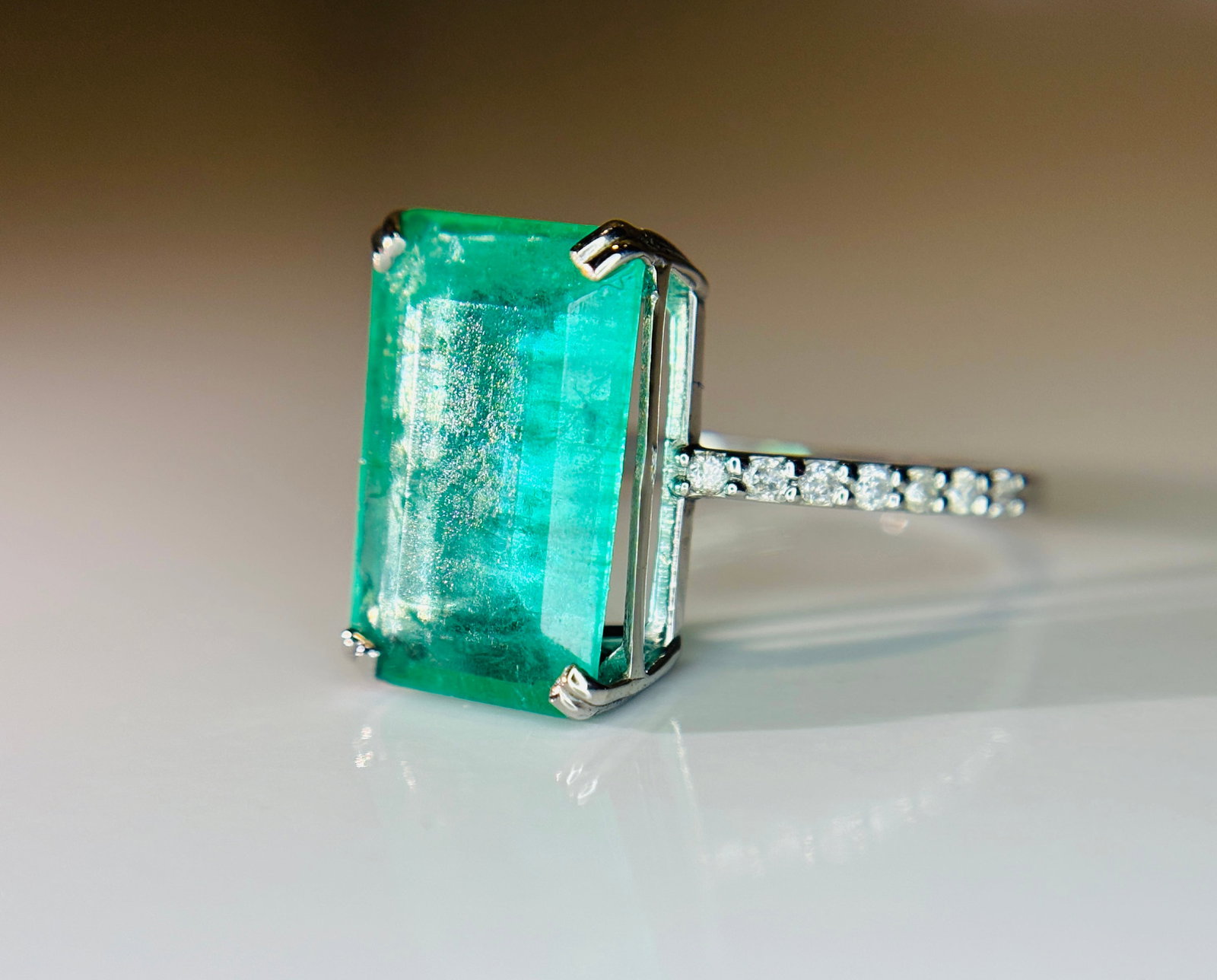 Beautiful 3.66 CT Natural Emerald Ring With Natural Diamonds & Platinum 950 - 4
