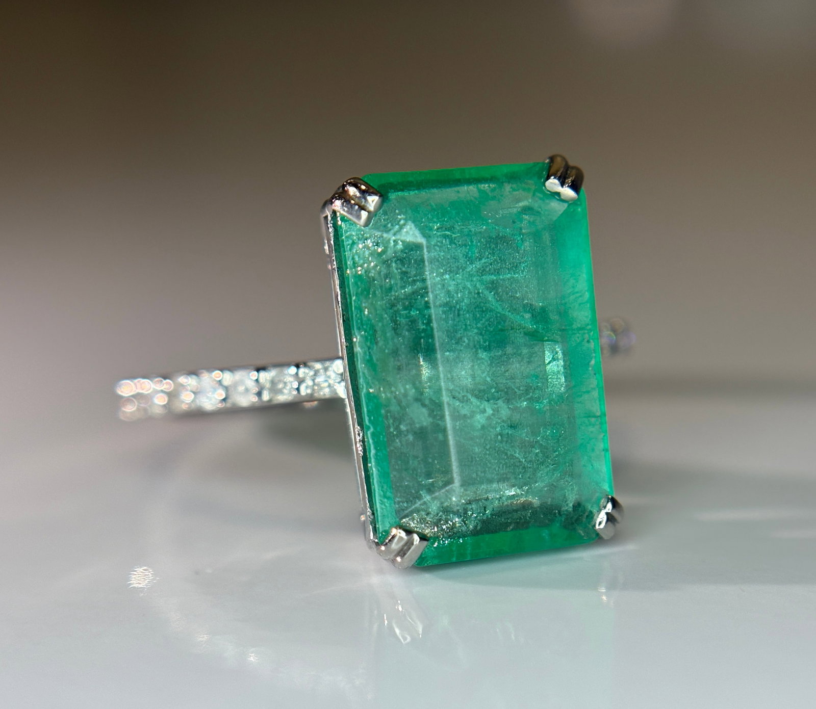 Beautiful 3.66 CT Natural Emerald Ring With Natural Diamonds & Platinum 950 - 8