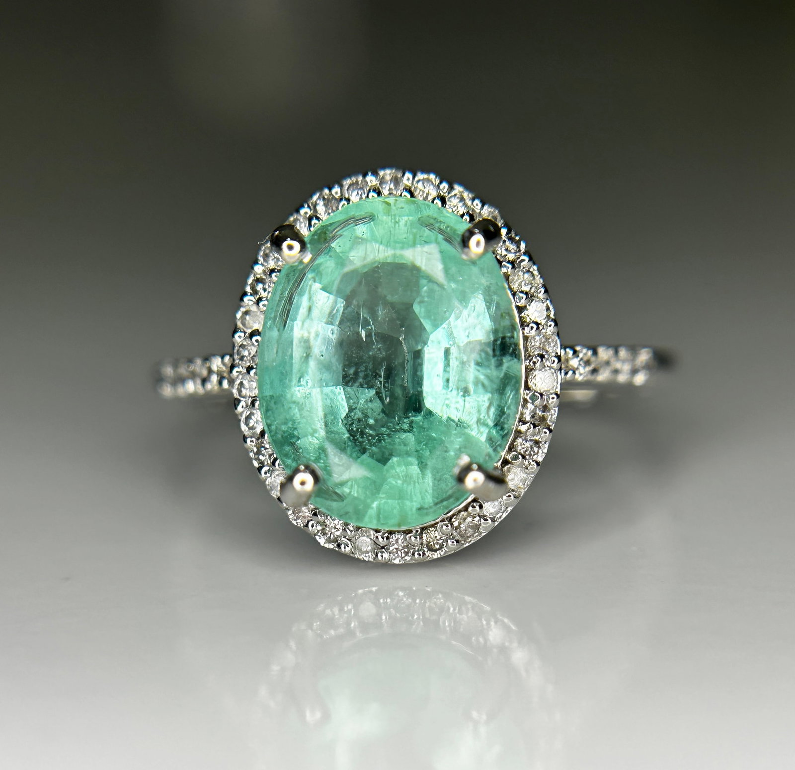 Beautiful 2.75 CT Untreated Columbian Natural Emerald Ring With Diamonds & 18k Gold - 3