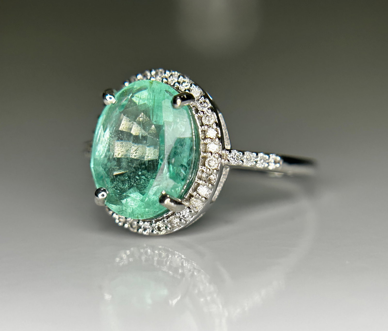 Beautiful 2.75 CT Untreated Columbian Natural Emerald Ring With Diamonds & 18k Gold - 4