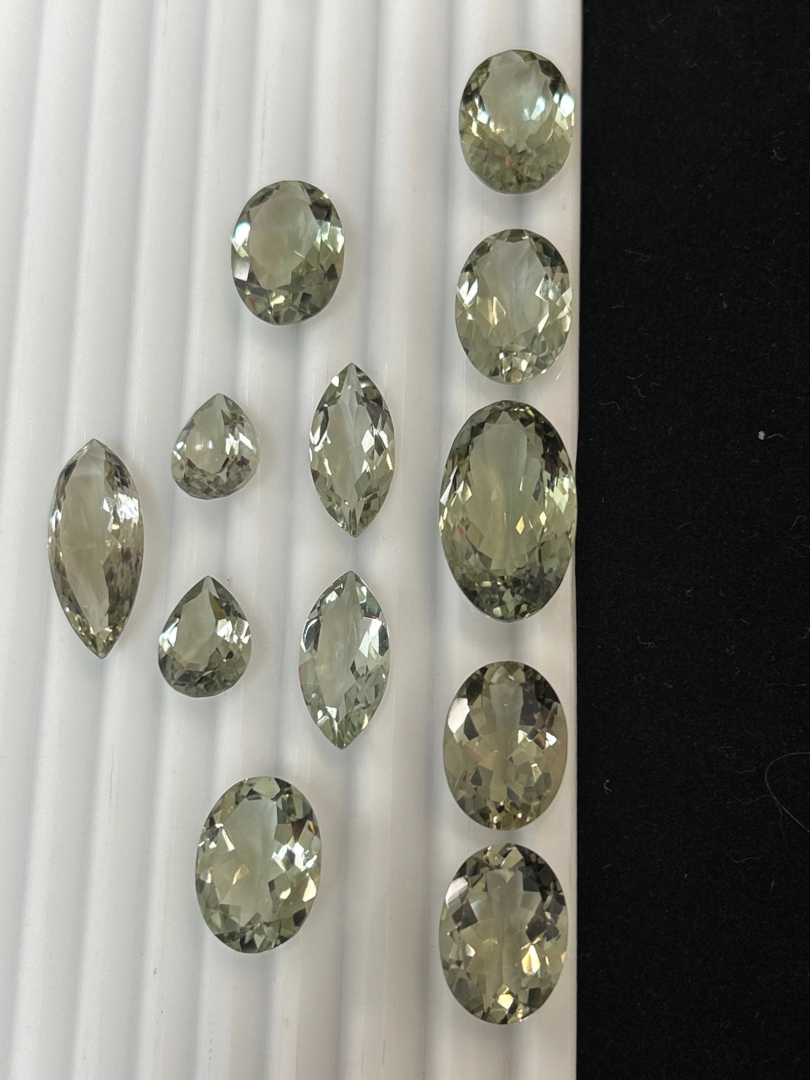 121.15ct Green Natural Amethyst - 5