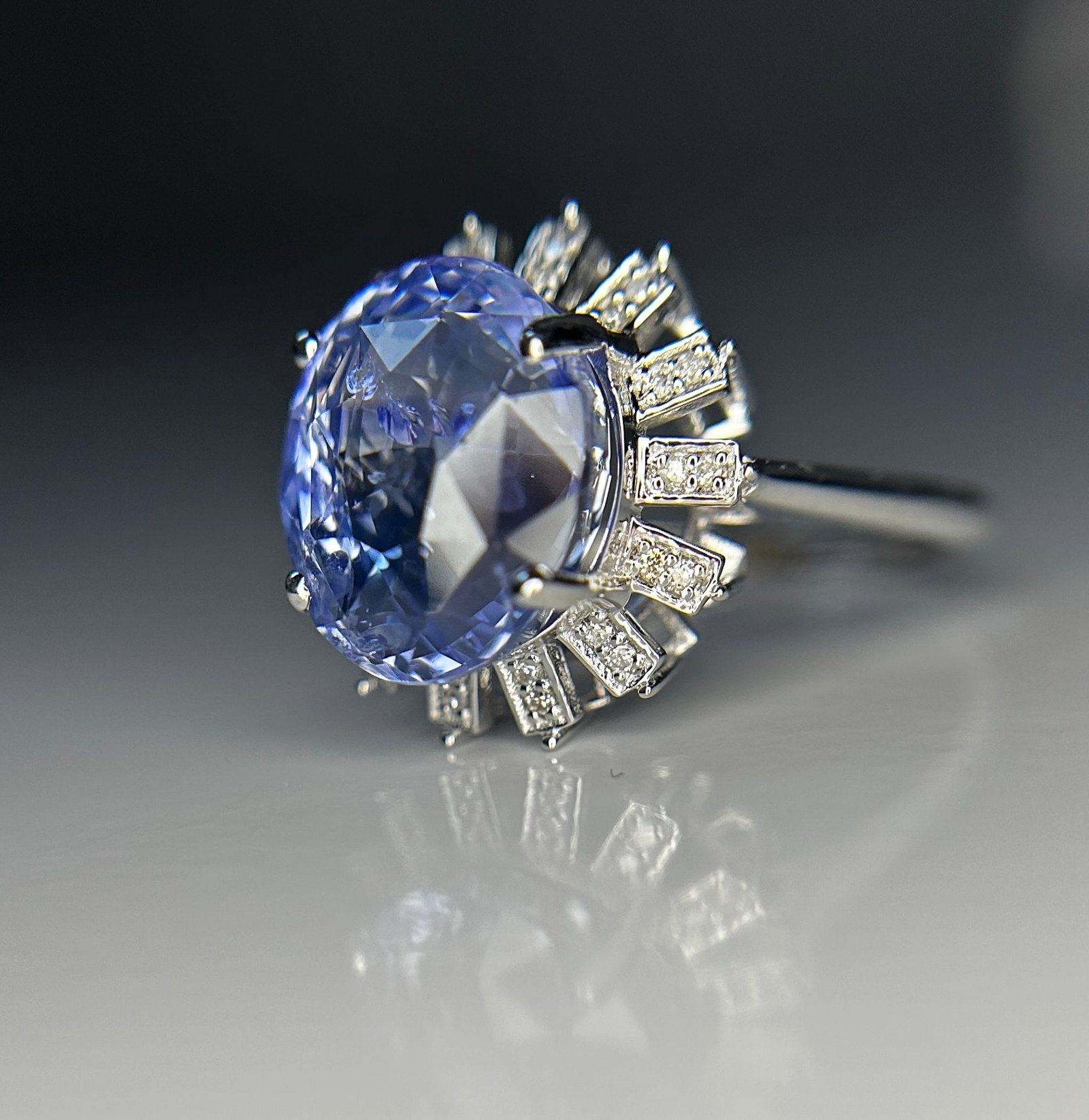 Beautiful 7.90CT Unheated Ceylon Blue Sapphire With Natural Diamonds & 18k Gold - 10