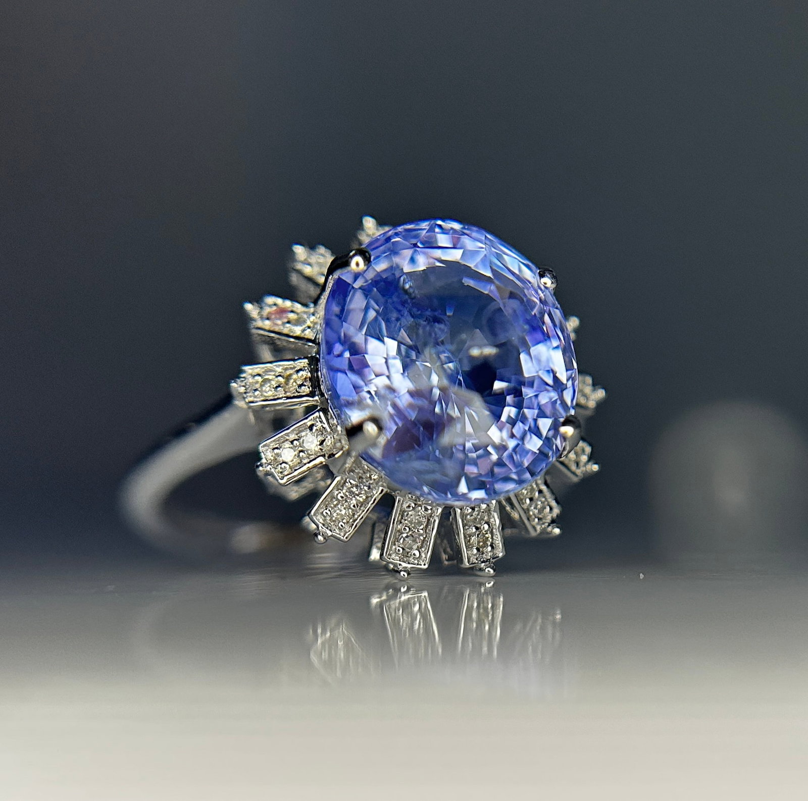 Beautiful 7.90CT Unheated Ceylon Blue Sapphire With Natural Diamonds & 18k Gold - 4