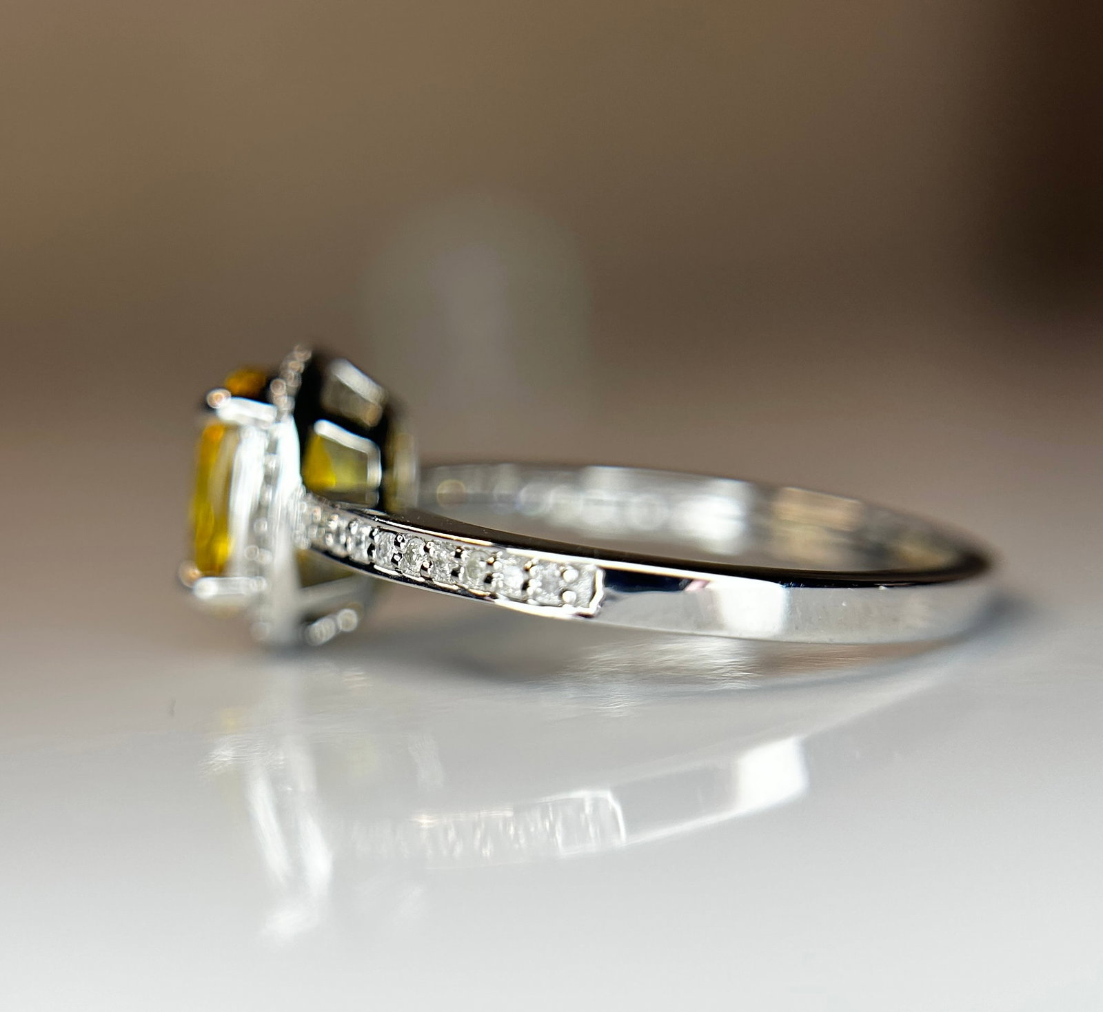 Beautiful 1.93 CT Unheated Bangkok Yellow Sapphire With Natural Diamonds & 18k Gold - 3