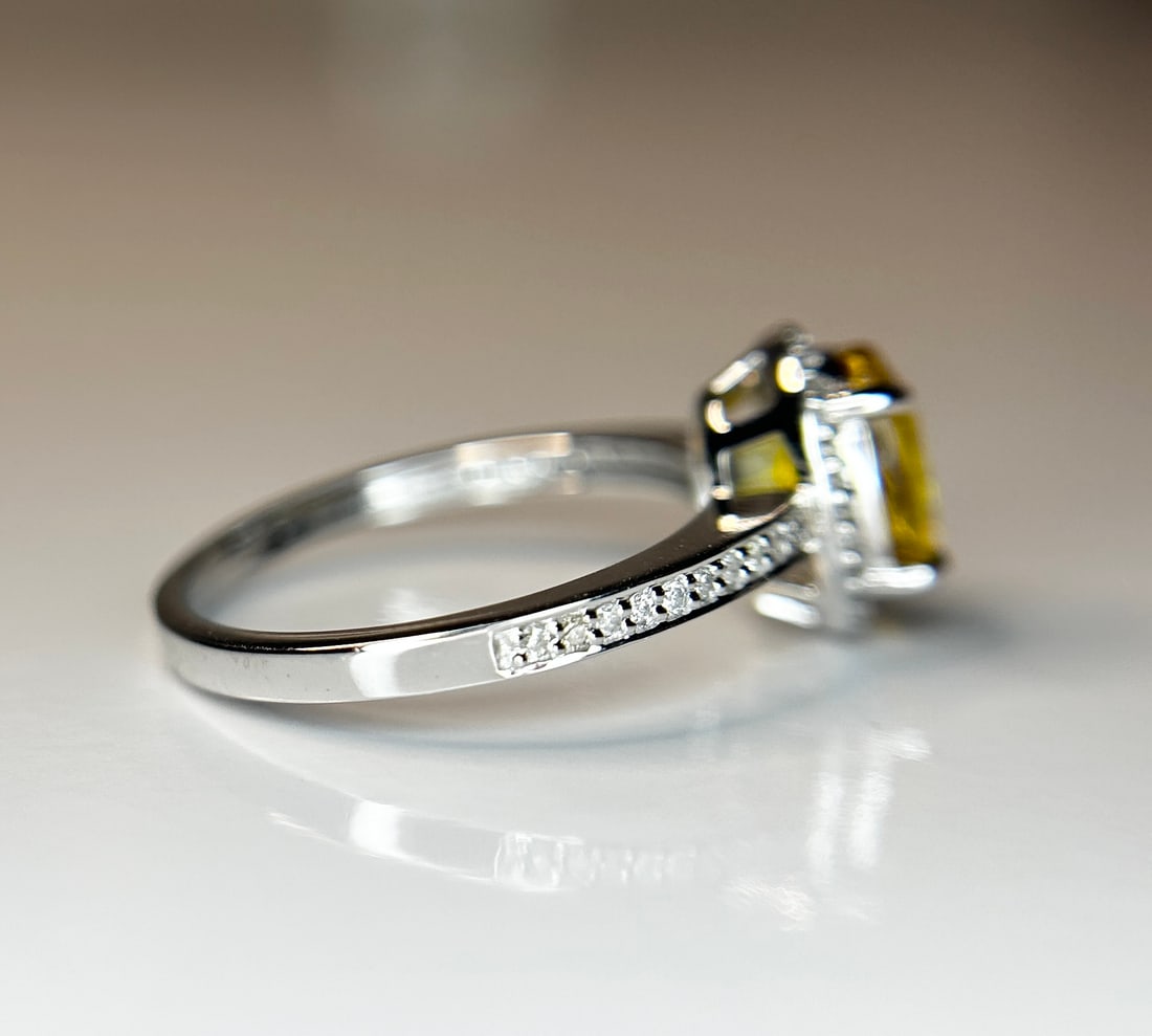 Beautiful 1.93 CT Unheated Bangkok Yellow Sapphire With Natural Diamonds & 18k Gold - 5