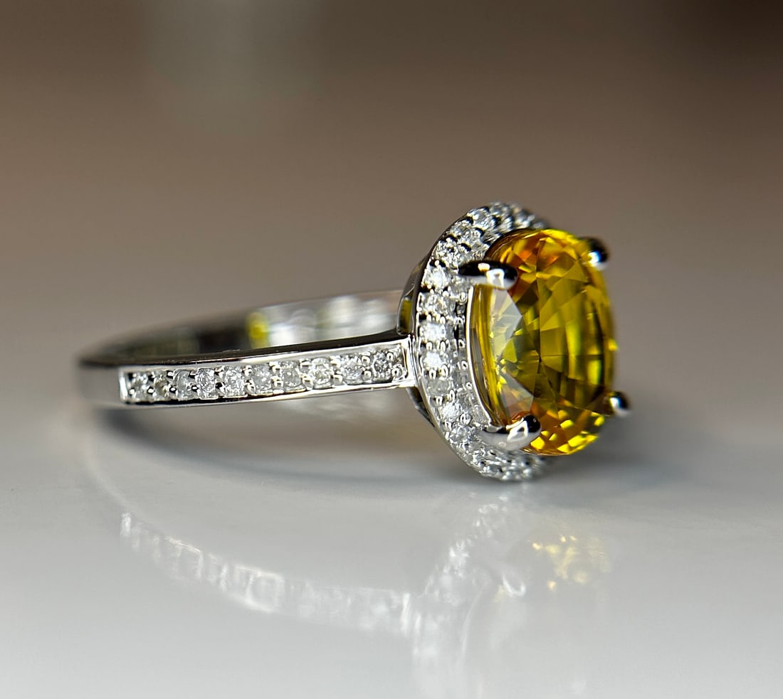 Beautiful 1.93 CT Unheated Bangkok Yellow Sapphire With Natural Diamonds & 18k Gold - 6