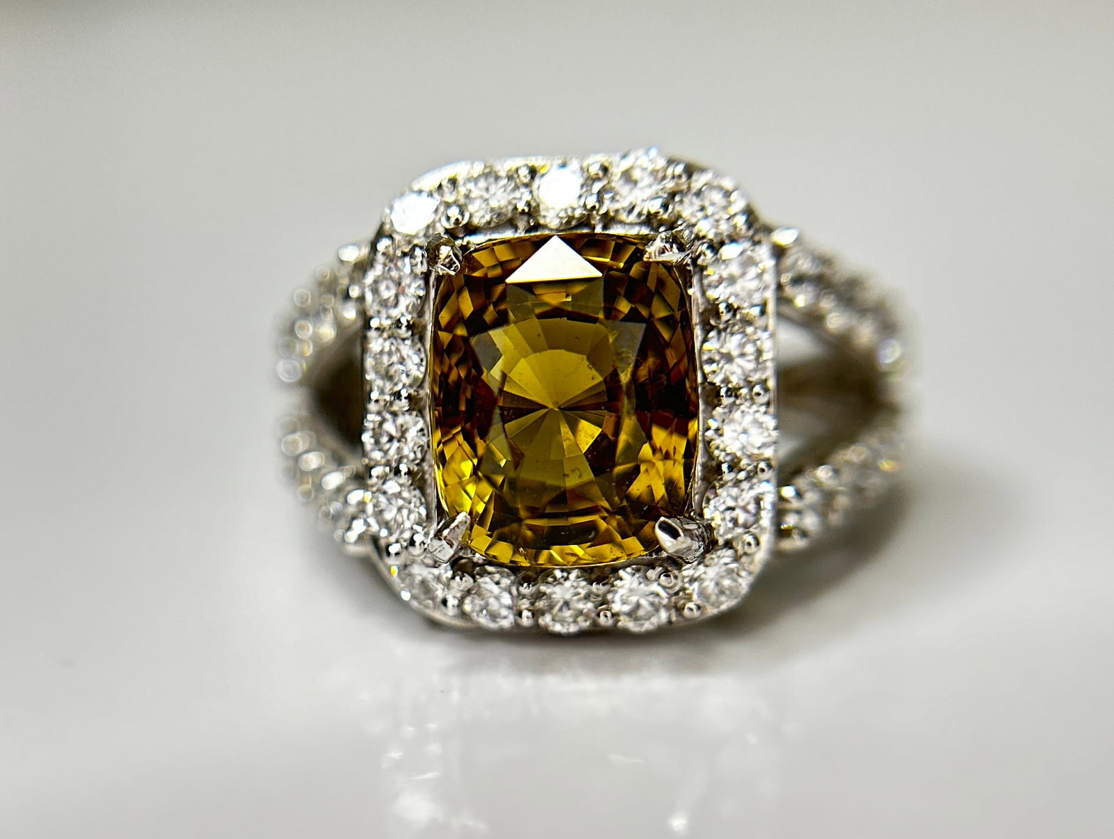 GIA Certified Natural Alexandrite 4.17ct Ring With 1.55 Cts Diamond & 18k White (1 of 13)