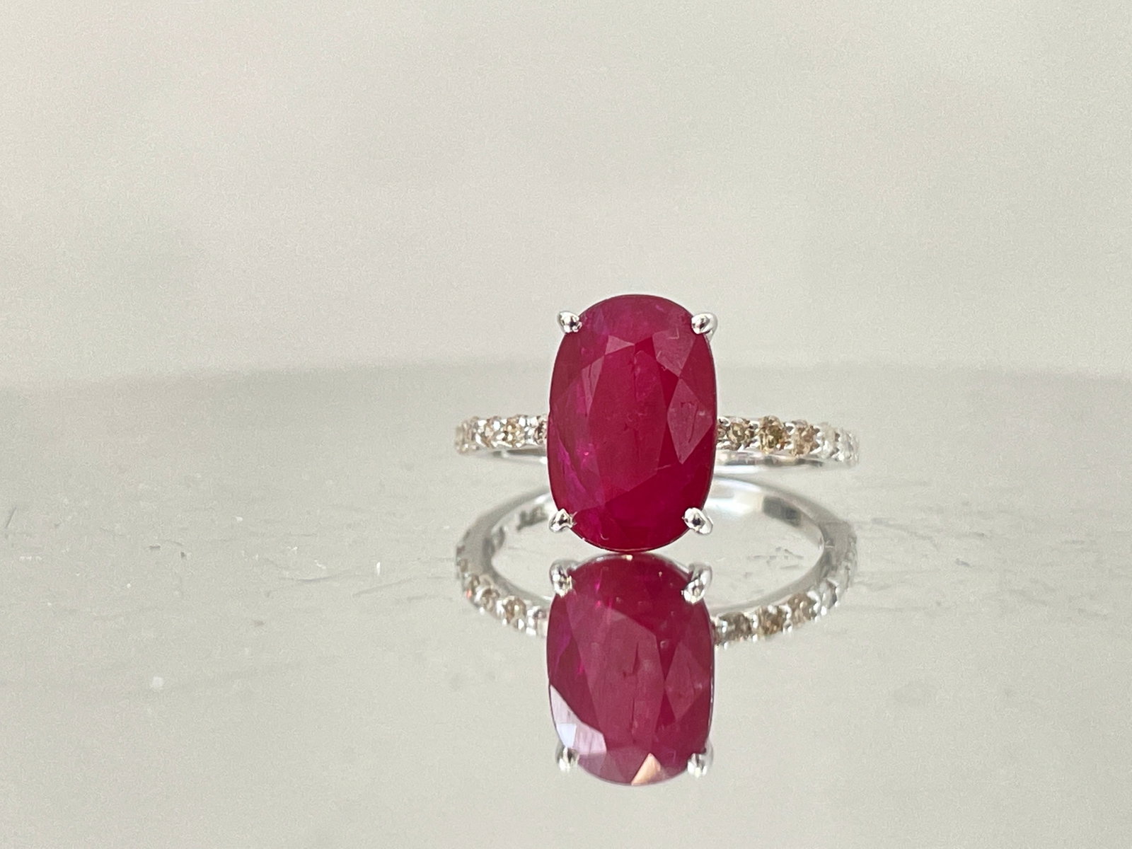 Natural Burma Ruby 3.26 CT With Natural Diamonds & 18k Gold: Title: Natural Burma Ruby 3.26 CT With Natural Diamonds & 18k Gold Description: Beautiful 3.26ct Natural Burmese Ruby Ring With Natural Diamonds. Dispatched with Royal Mail Signed For