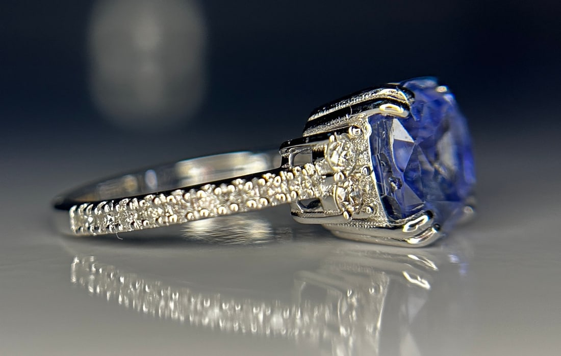 Beautiful 3.71CT Unheated Ceylon Blue Sapphire With Natural Diamonds & 18k Gold - 7