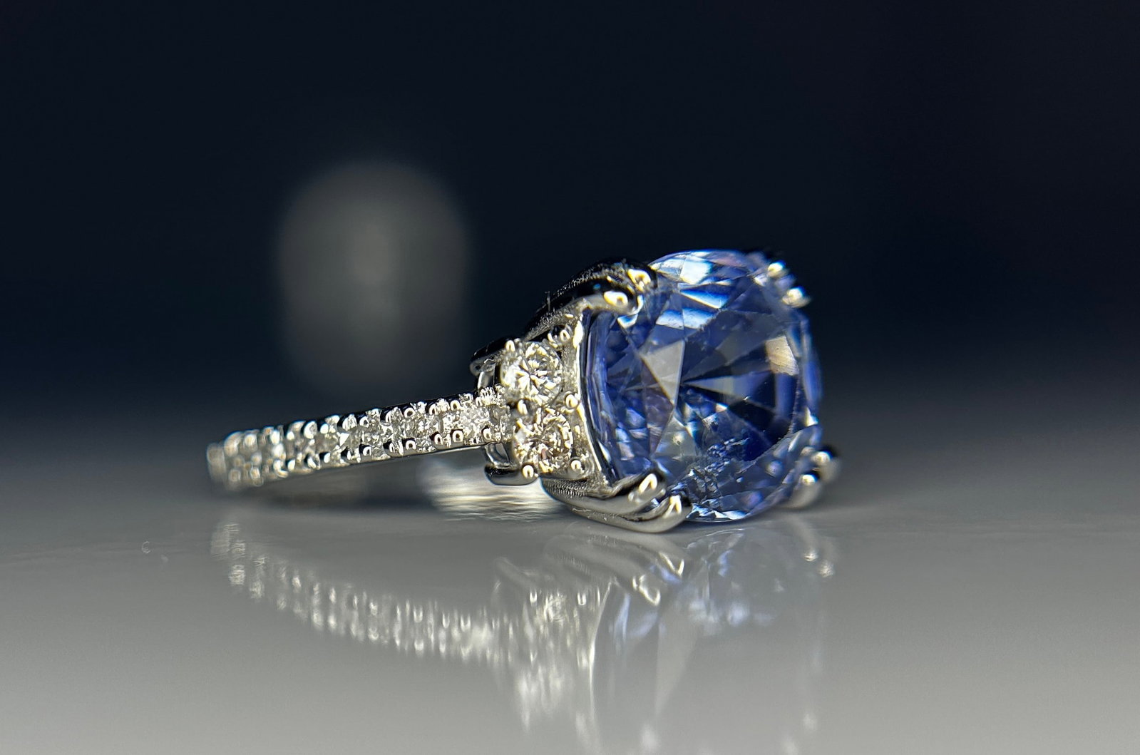 Beautiful 3.71CT Unheated Ceylon Blue Sapphire With Natural Diamonds & 18k Gold - 8
