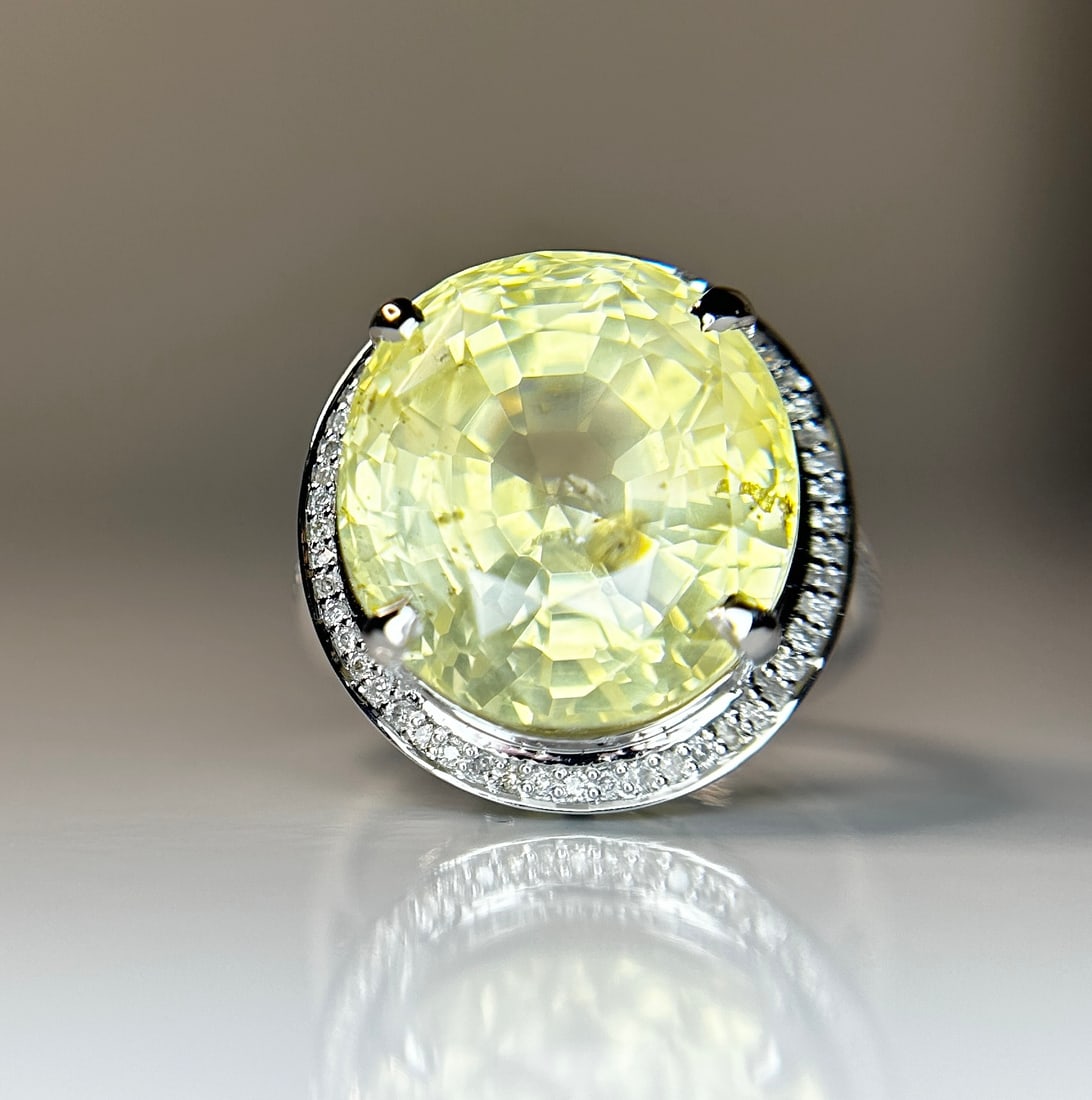 Beautiful 21.74 CT Unheated Ceylon Yellow Sapphire With Natural Diamonds & 18k Gold - 9