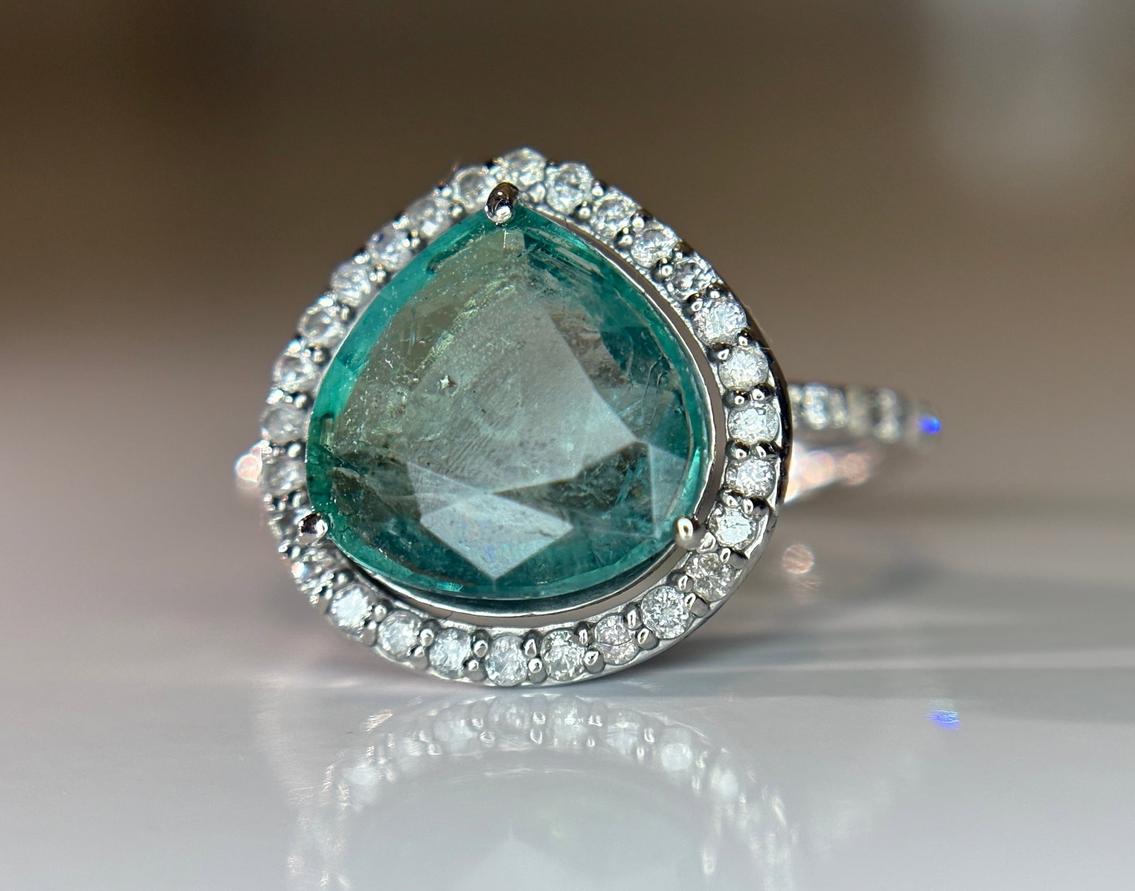 Beautiful 2.86 CT Natural Emerald Ring With Natural Diamonds & Platinum 950 (1 of 9)