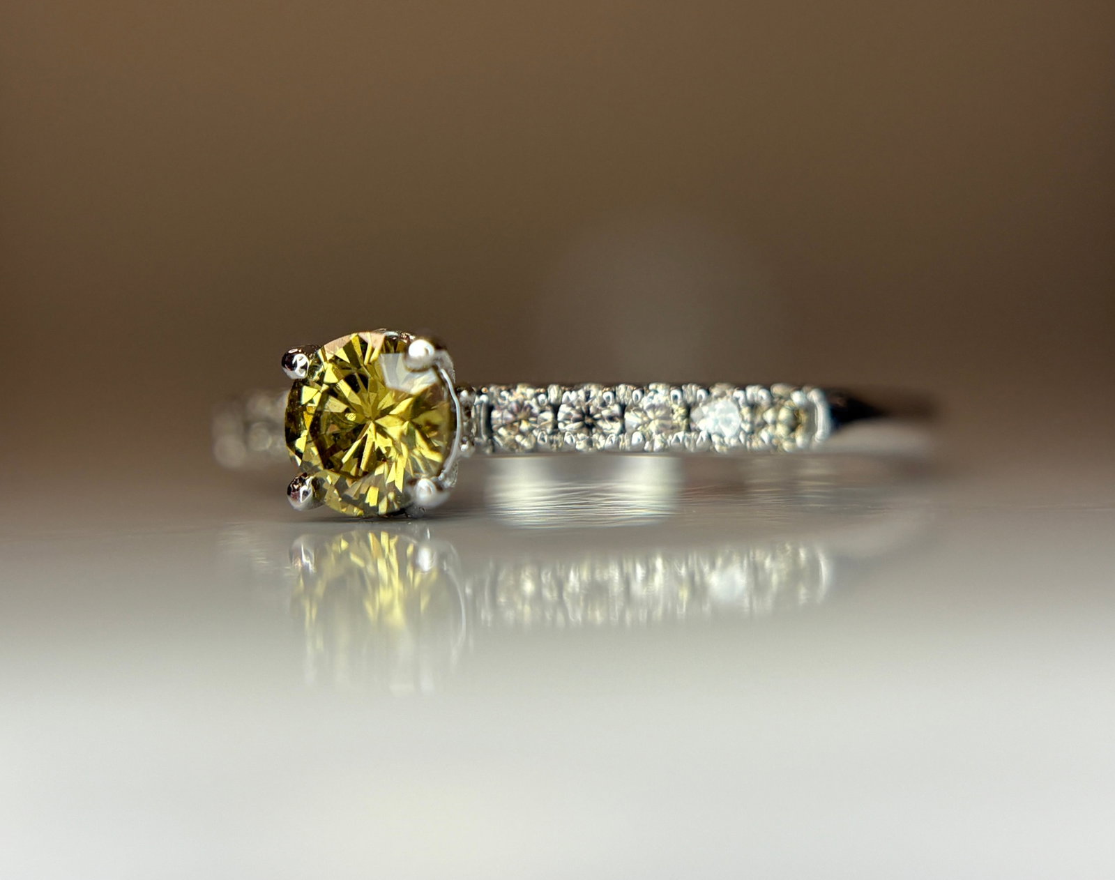 Beautiful 0.26 Ct Natural Champagne Solitaire Diamond & 18k Gold - 2