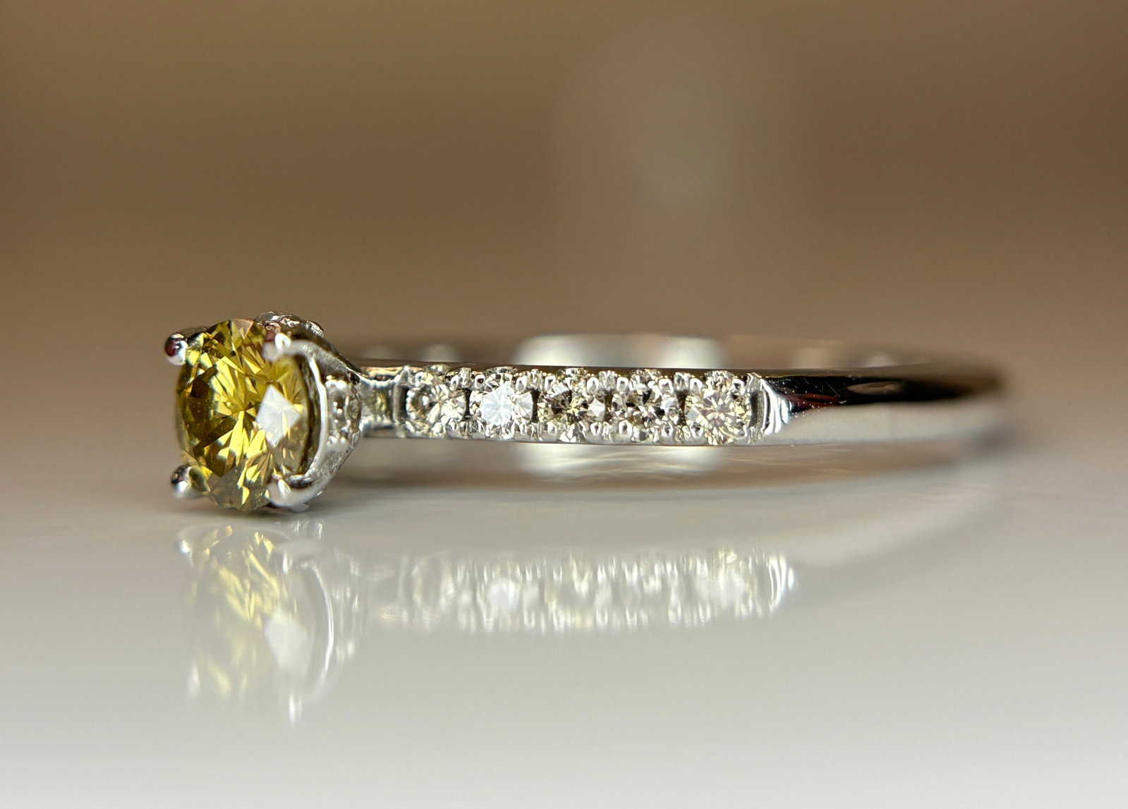 Beautiful 0.26 Ct Natural Champagne Solitaire Diamond & 18k Gold - 3