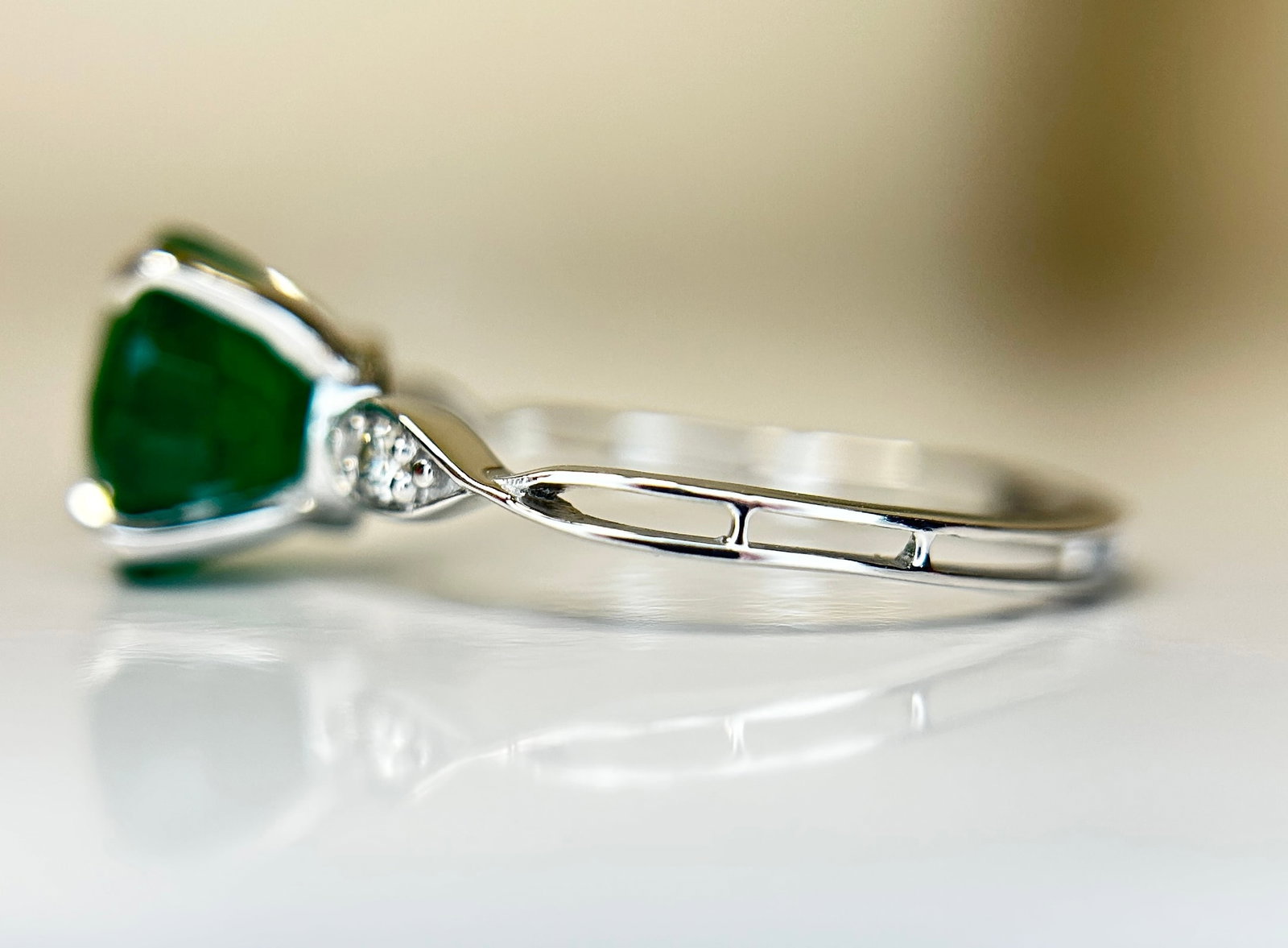 Beautiful 2.74 CT Natural Emerald Ring With Natural Diamonds & Platinum 950 - 4