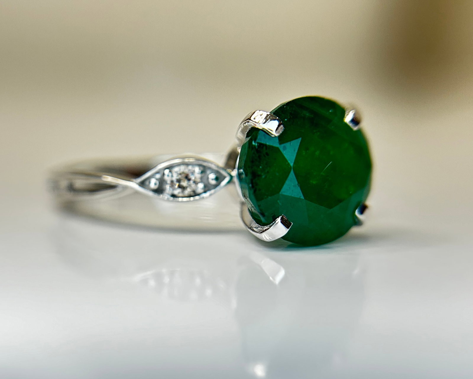 Beautiful 2.74 CT Natural Emerald Ring With Natural Diamonds & Platinum 950 - 9