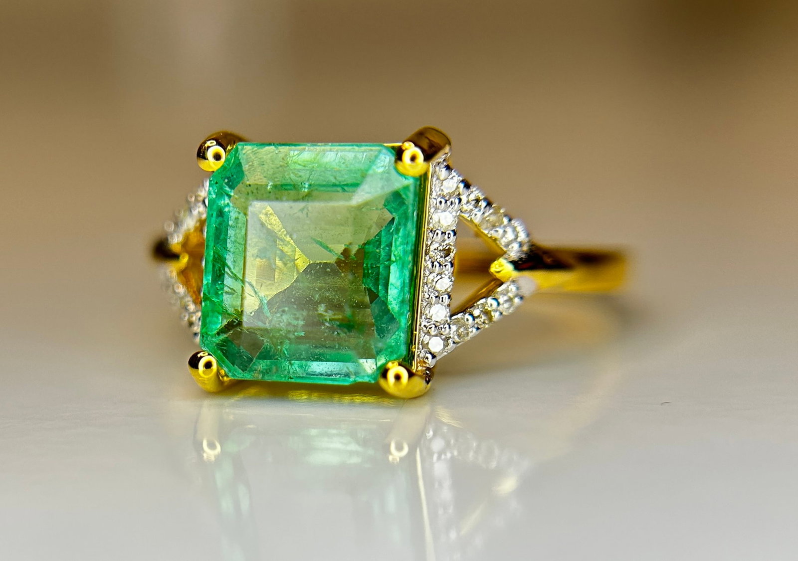 Beautiful Natural Emerald 2.21 CT With Natural Diamonds & 18k Gold (1 of 9)