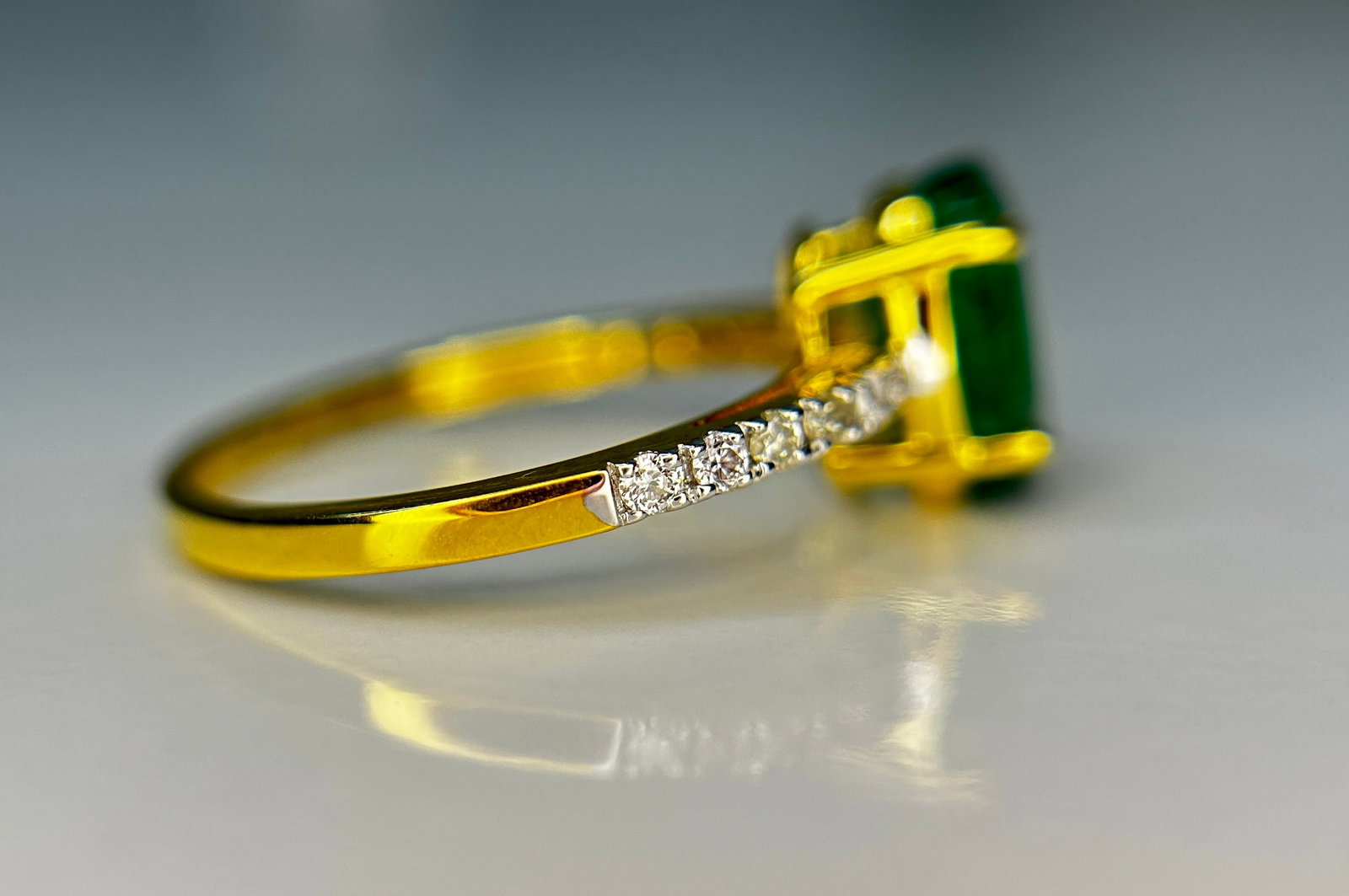 Beautiful Natural Emerald 2.02 CT With Natural Diamonds & 18k Gold - 5