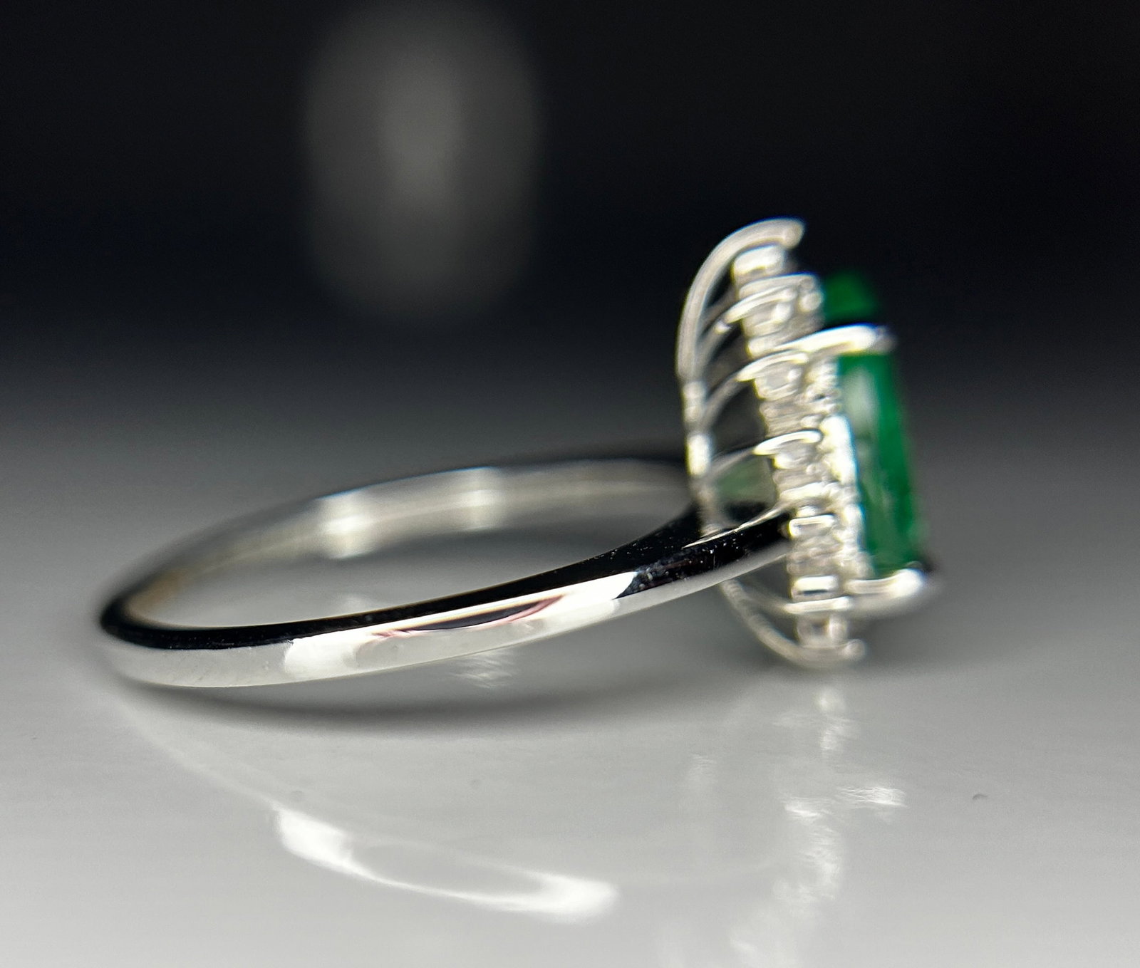 Beautiful 1.18ct Natural Emerald With Natural Diamonds & 18k Gold - 6