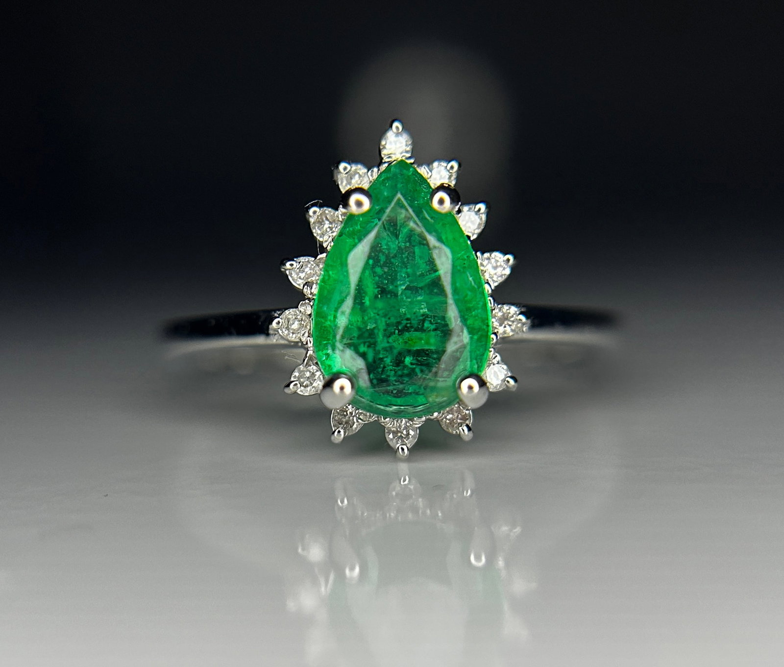 Beautiful 1.18ct Natural Emerald With Natural Diamonds & 18k Gold - 8