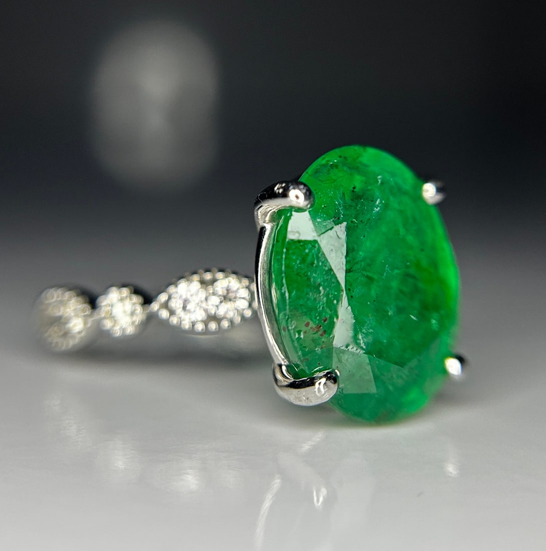 Beautiful 7.43ct Natural Emerald With Natural Diamonds & 18k Gold - 6