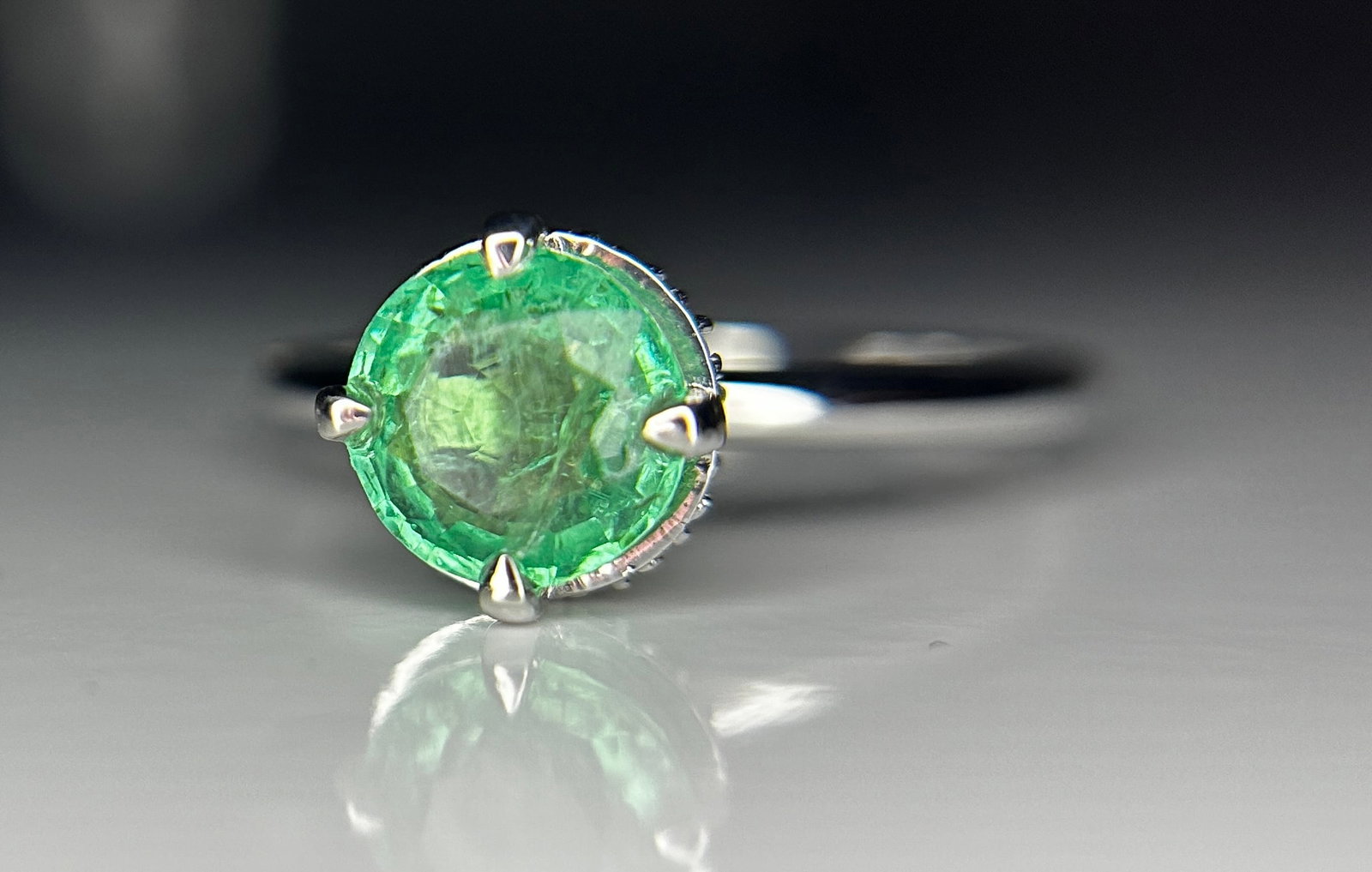Beautiful 1.07ct Natural Emerald With Natural Diamonds & 18k Gold - 3