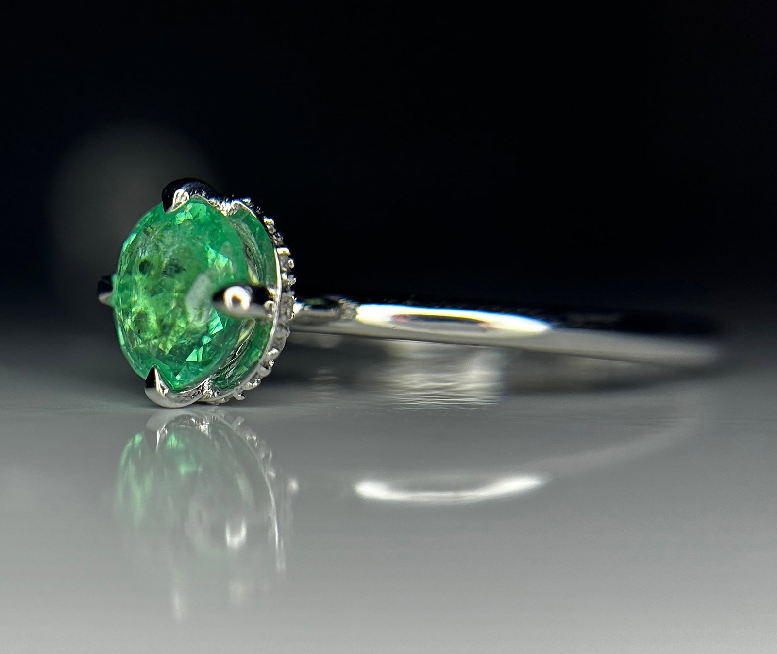 Beautiful 1.07ct Natural Emerald With Natural Diamonds & 18k Gold - 4