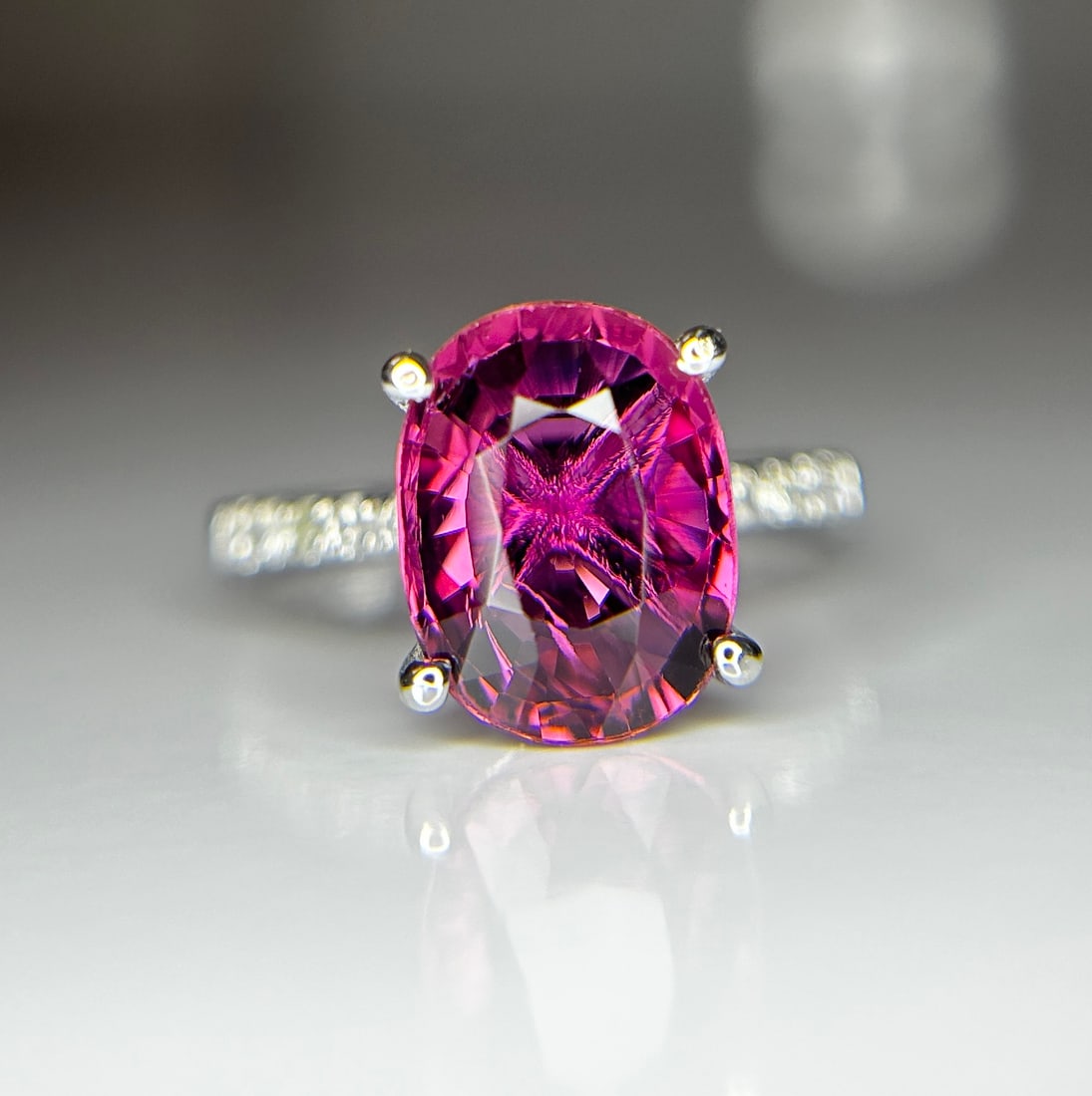 Beautiful 3.60CT Natural Pink Tourmaline With Natural Diamonds & 18k Gold - 3