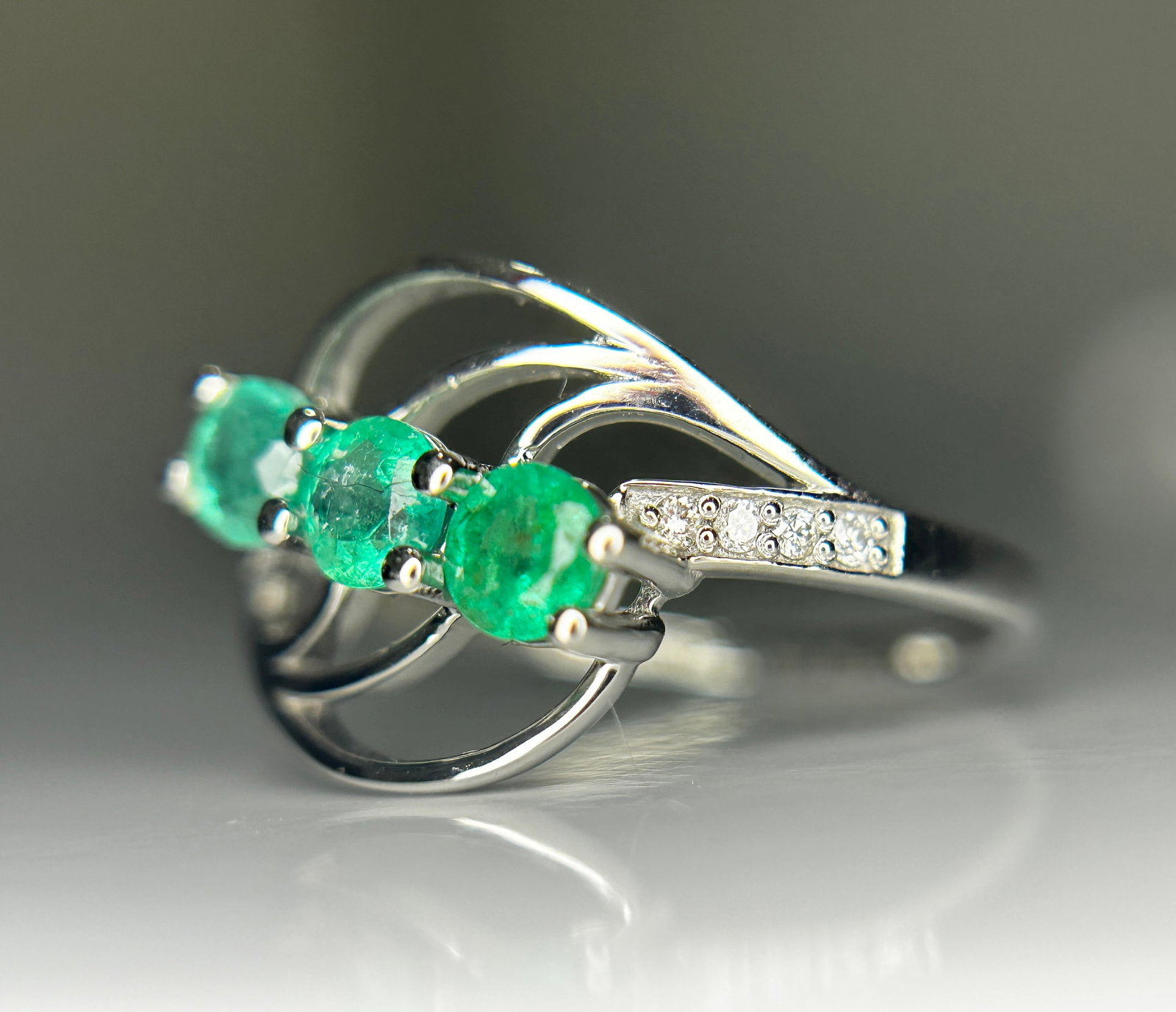 Beautiful 0.61Ct Natural Emerald Ring With Natural Diamonds & Platinum 950 - 3