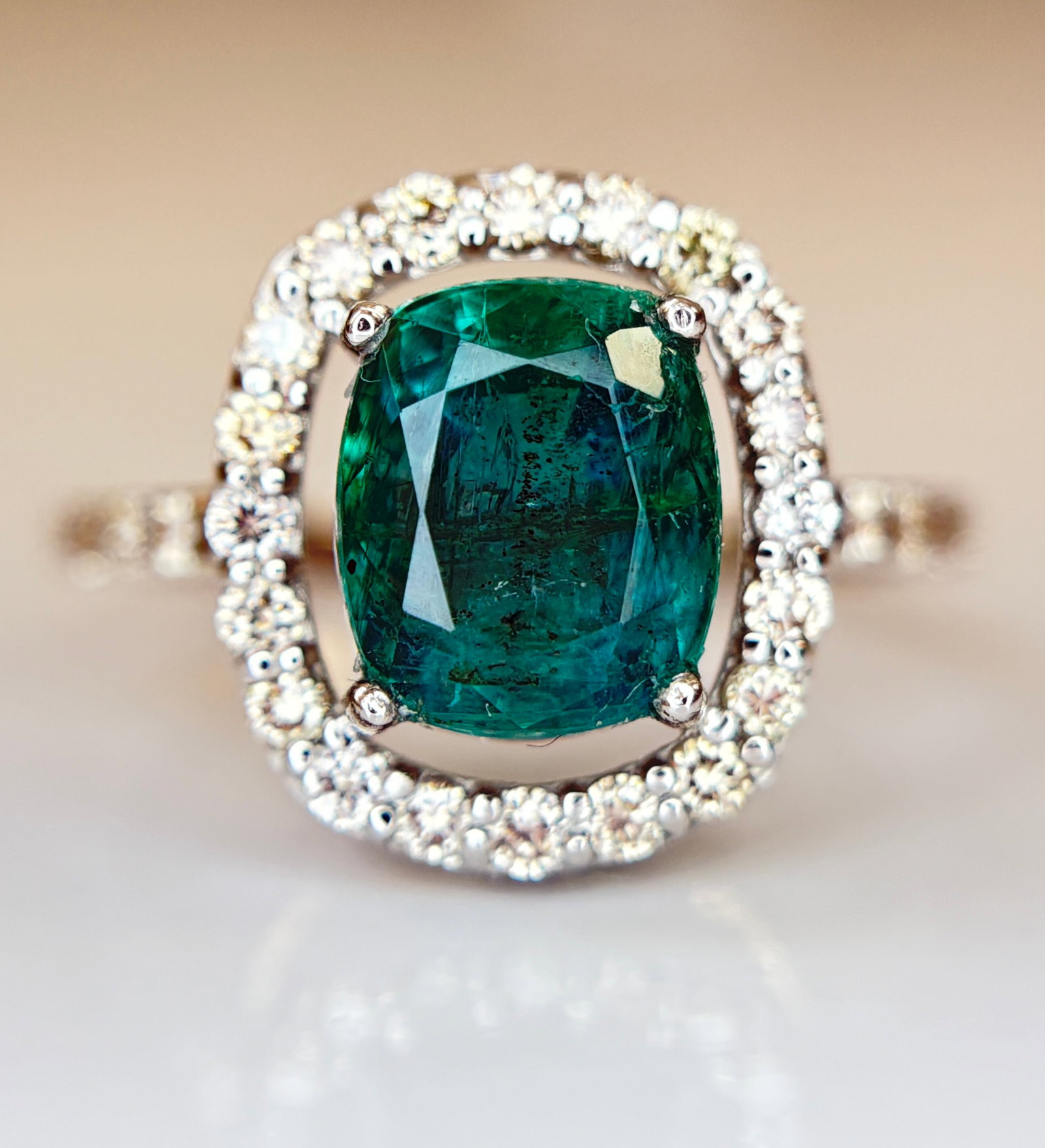 Beautiful 2.25 CT Natural Emerald Ring With Natural Diamonds & Platinum 950: Title: Beautiful 2.25 CT Natural Emerald Ring With Natural Diamonds & Platinum 950 Description: Beautiful 2.25 CT Natural Emerald Ring With Natural Diamonds & Platinum 950 Description: Total