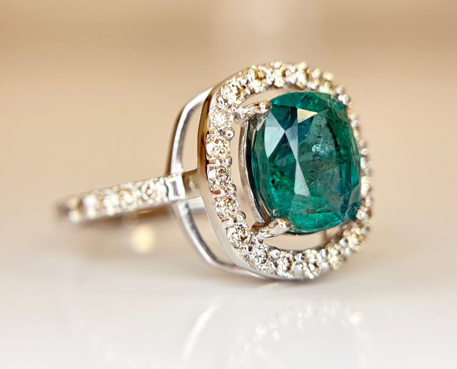 Beautiful 2.25 CT Natural Emerald Ring With Natural Diamonds & Platinum 950 - 2
