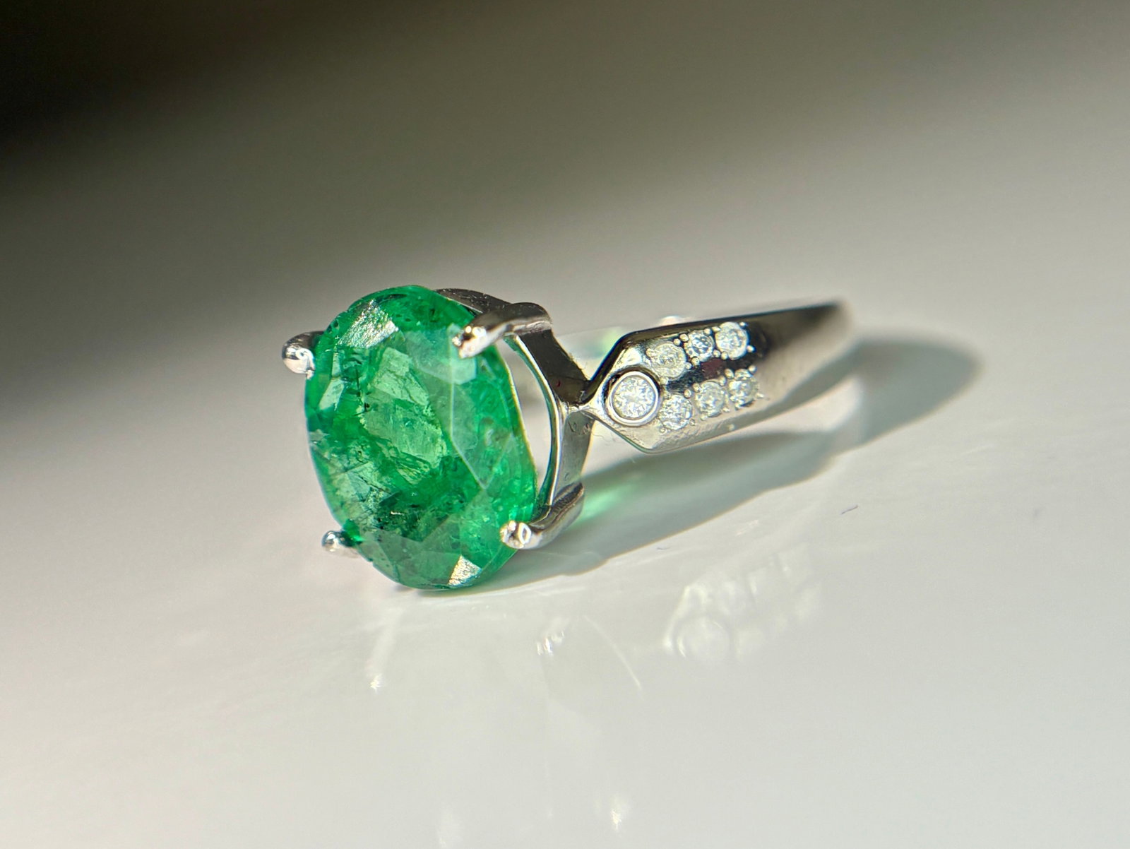 Beautiful 2.90 CT Natural Emerald Ring With Natural Diamonds & Platinum 950 - 3