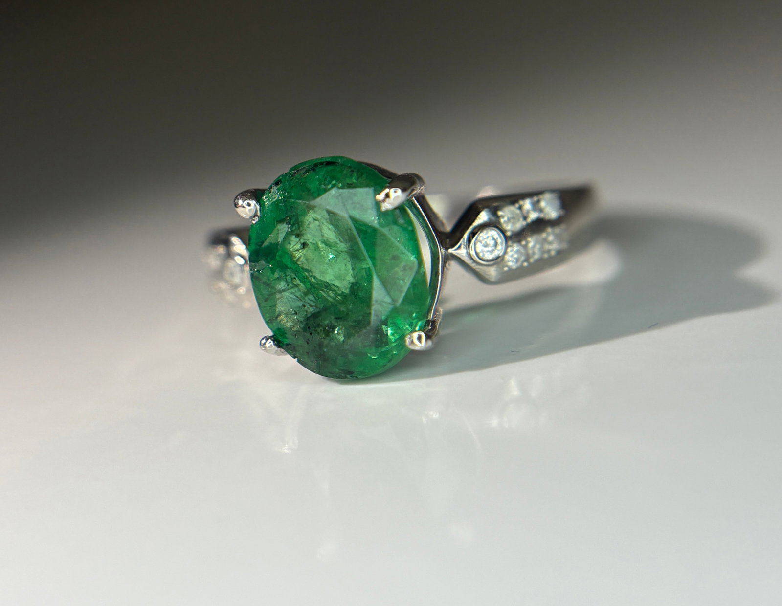 Beautiful 2.90 CT Natural Emerald Ring With Natural Diamonds & Platinum 950 - 5