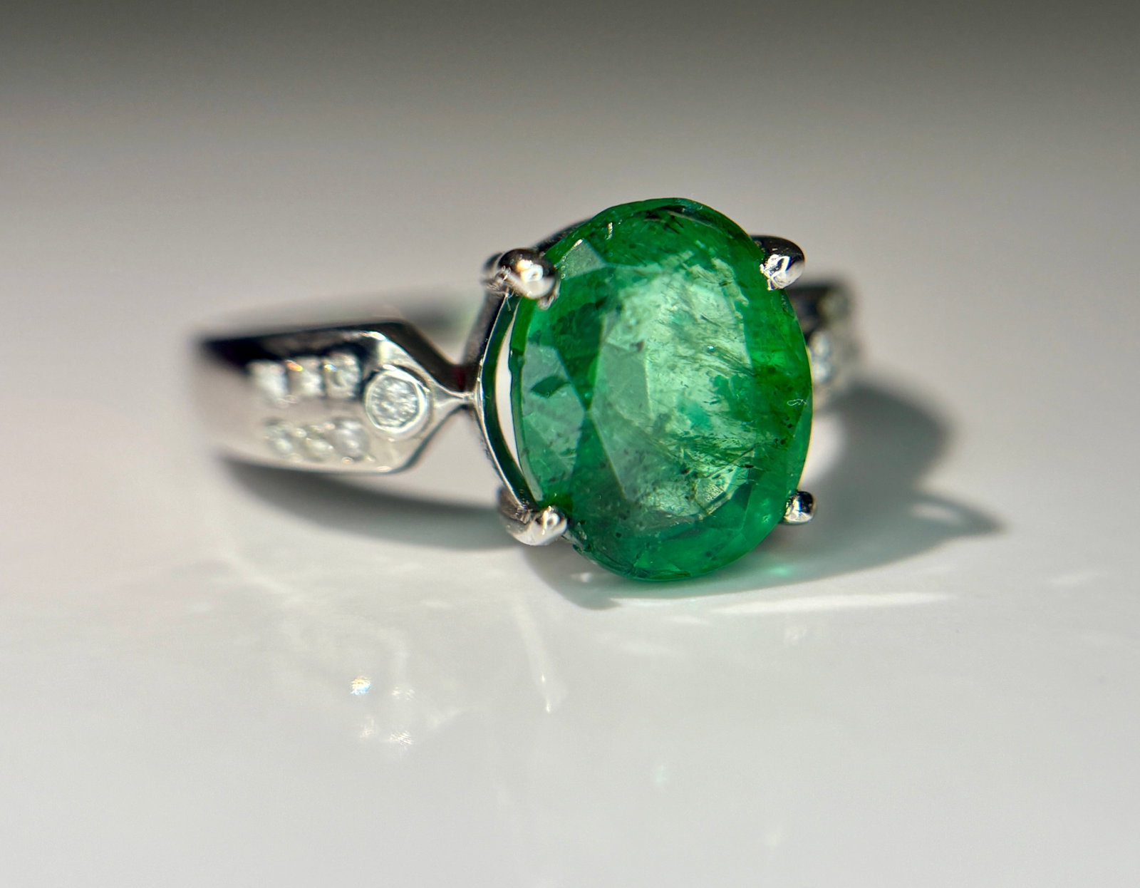 Beautiful 2.90 CT Natural Emerald Ring With Natural Diamonds & Platinum 950 - 7