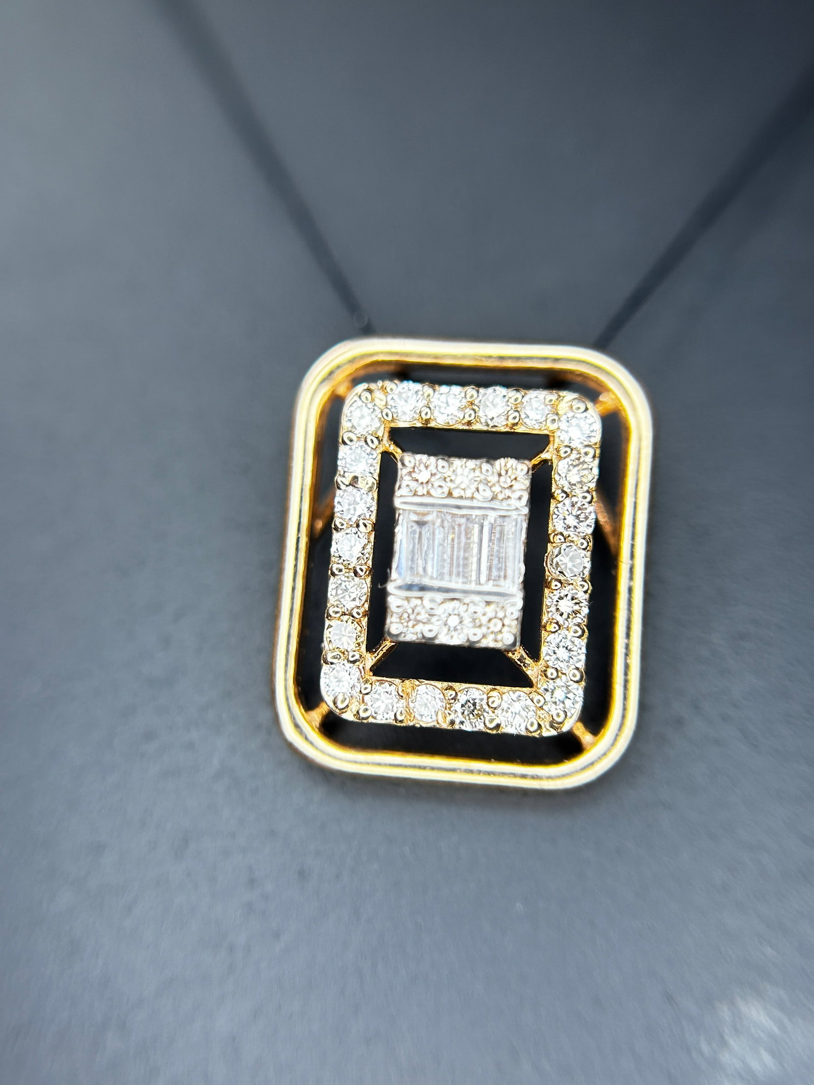 Beautiful Natural 0.40 CT Diamond Pendant With 18k Yellow Gold (1 of 10)