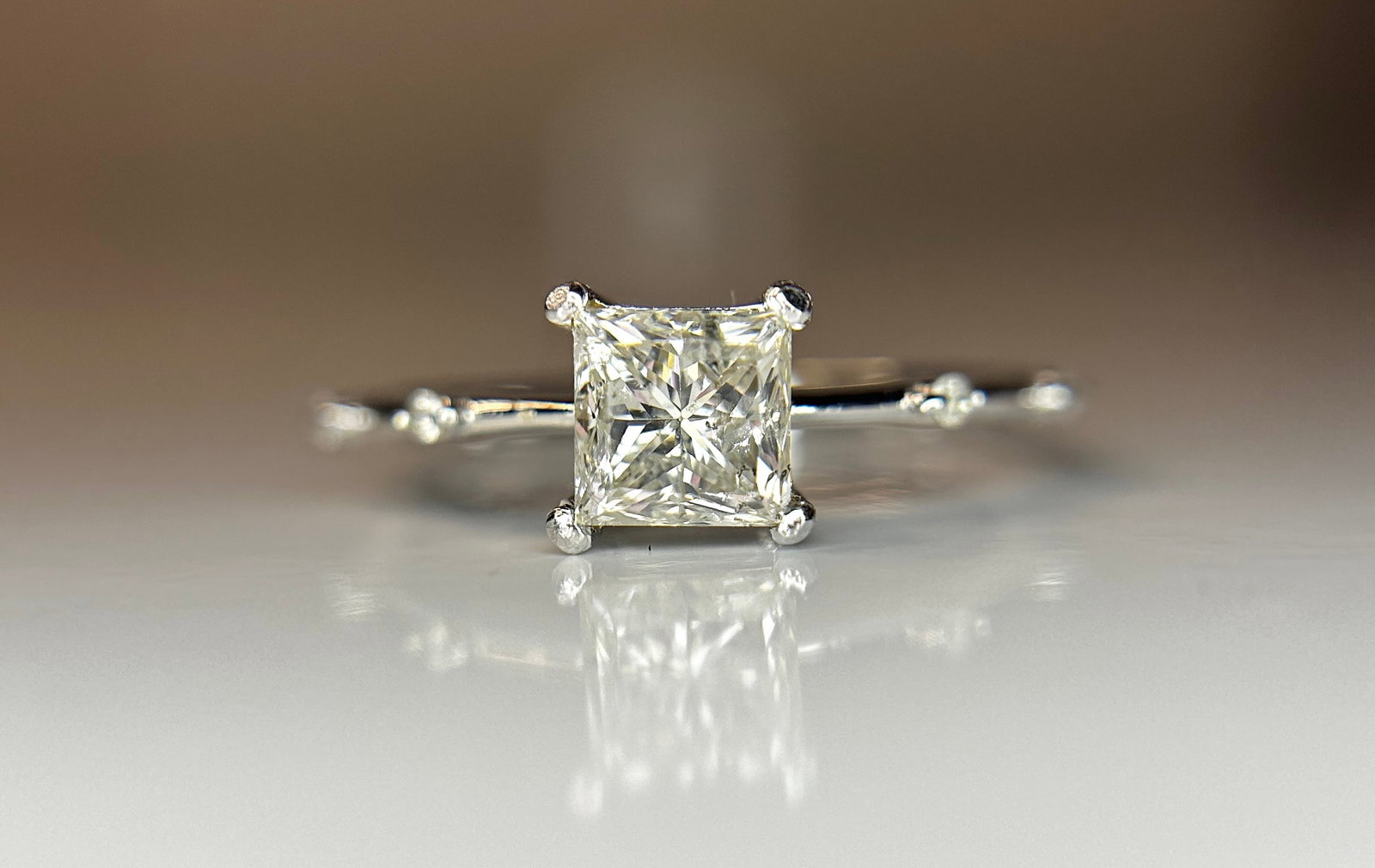 Beautiful 1.07ct Princess Cut Untreated Natural Solitaire Diamond & 18k Gold (1 of 9)