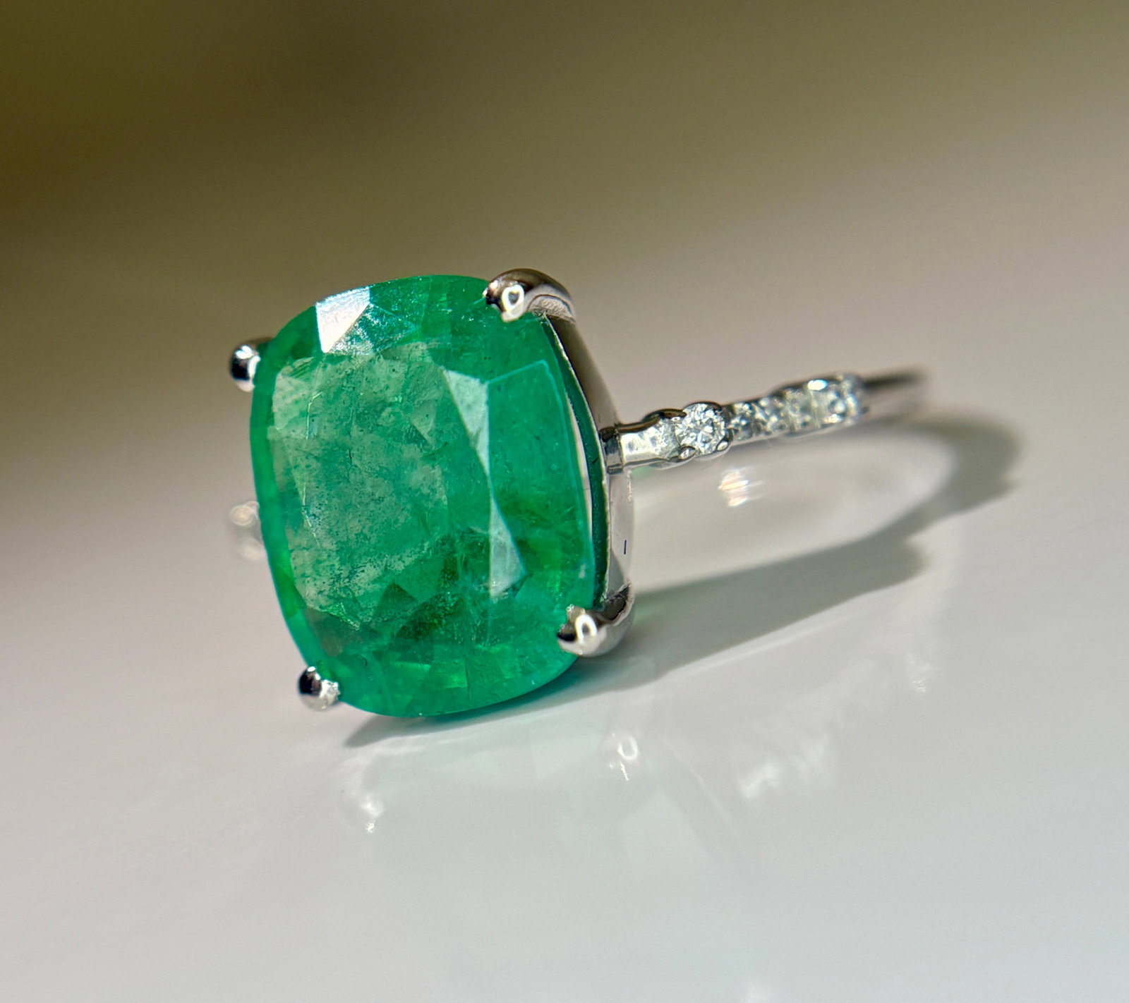 Beautiful 3.40 CT Natural Emerald Ring With Natural Diamonds & Platinum 950 - 4