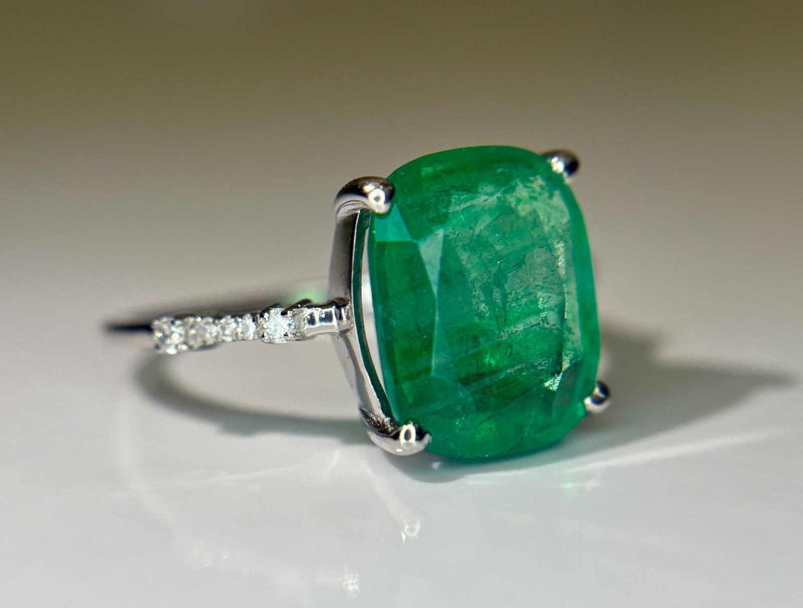 Beautiful 3.40 CT Natural Emerald Ring With Natural Diamonds & Platinum 950 - 8