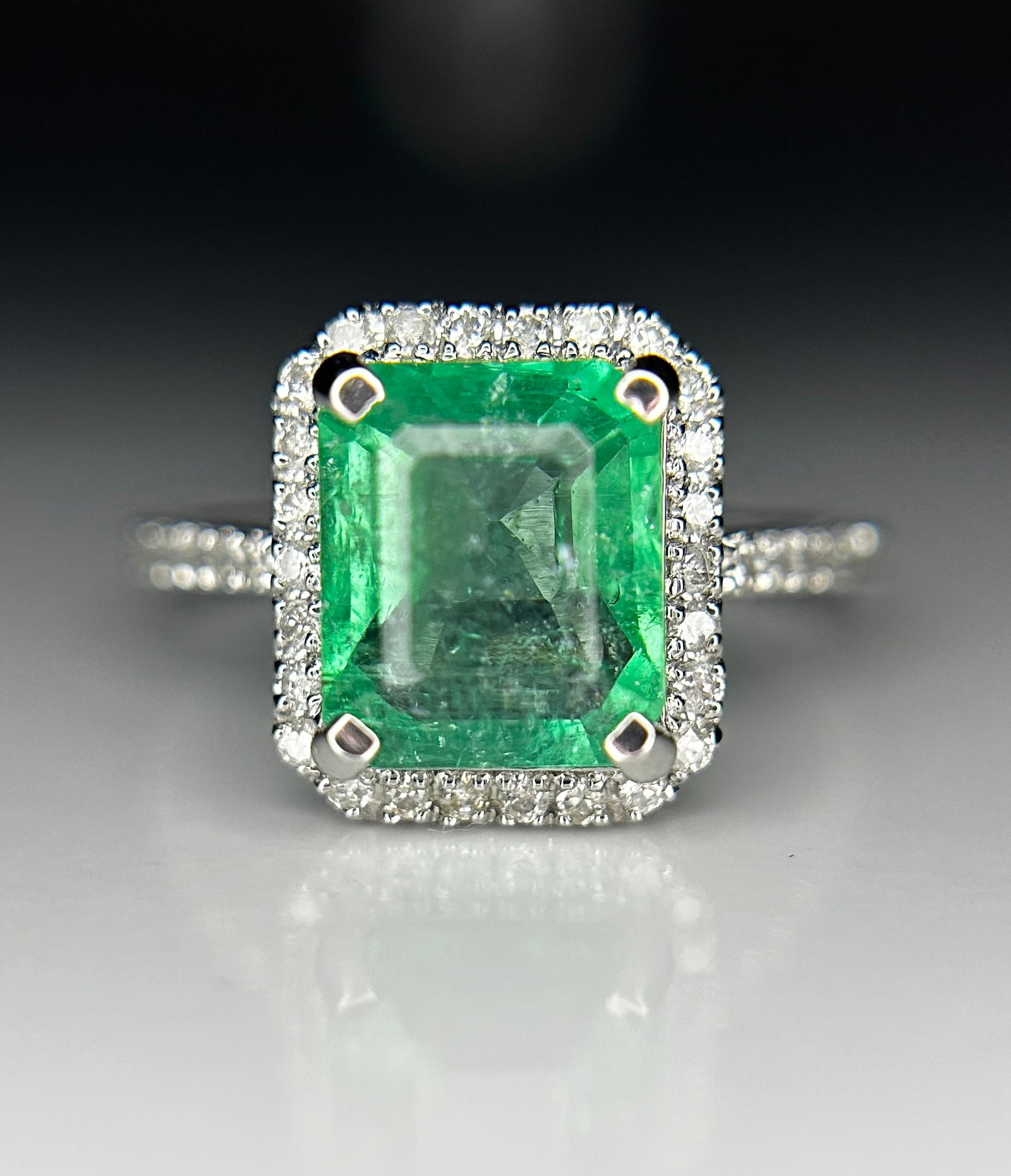Beautiful 2.59ct Natural Columbian Emerald With Natural Diamonds & 18k Gold - 2