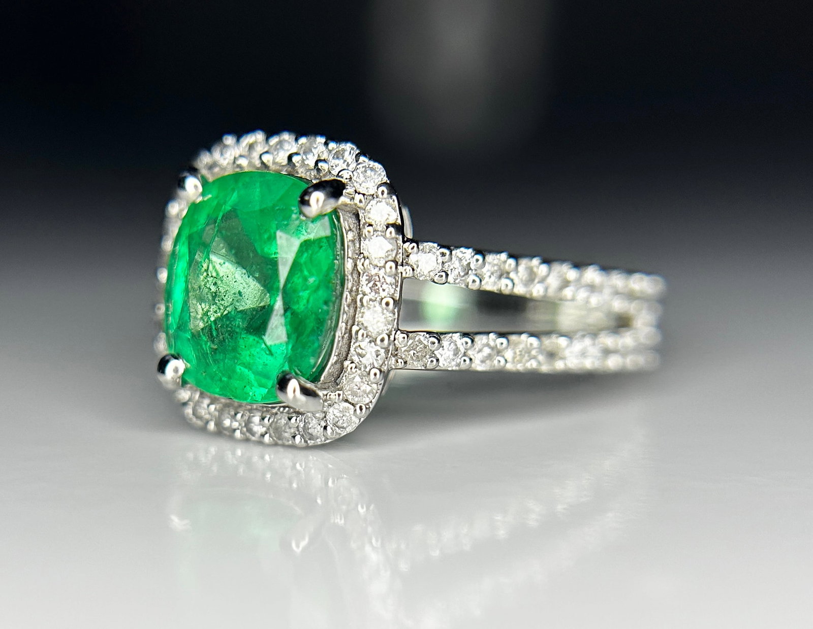 Beautiful 1.64 ct Natural Emerald With Natural Diamonds & 18k Gold - 3