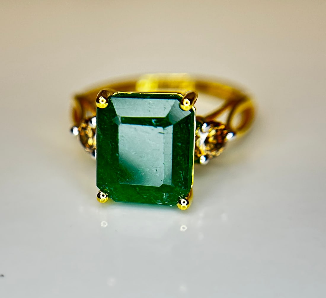 Beautiful Natural Emerald 4.76 CT With Natural Diamonds & 18k Gold - 7