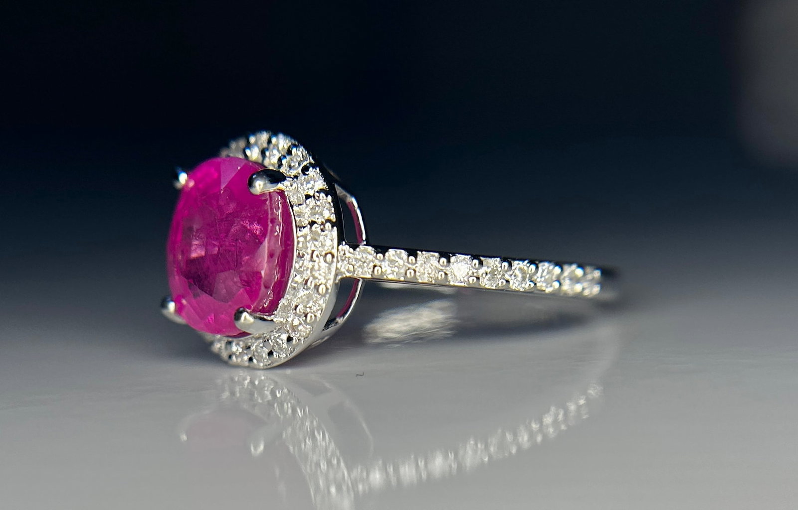 Beautiful 2.66 CT Unheated Old Burma Ruby With Natural Diamonds & 18k Gold - 4