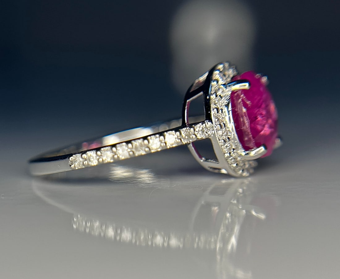 Beautiful 2.66 CT Unheated Old Burma Ruby With Natural Diamonds & 18k Gold - 7