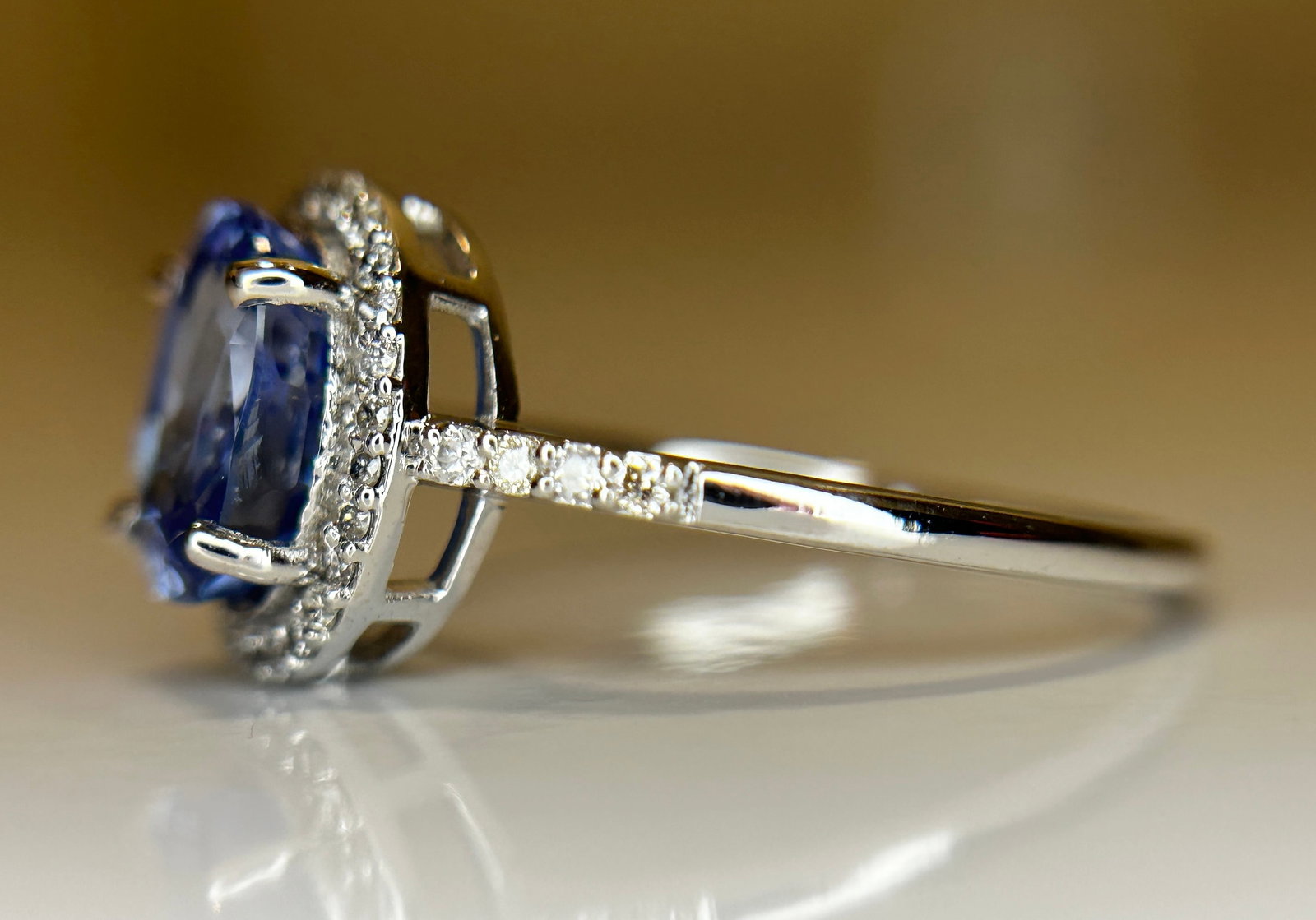 Beautiful 1.73CT Unheated Ceylon Cornflour Blue Sapphire Diamonds & 18k Gold - 5