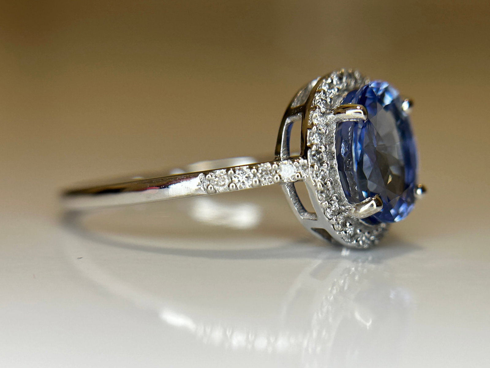 Beautiful 1.73CT Unheated Ceylon Cornflour Blue Sapphire Diamonds & 18k Gold - 8