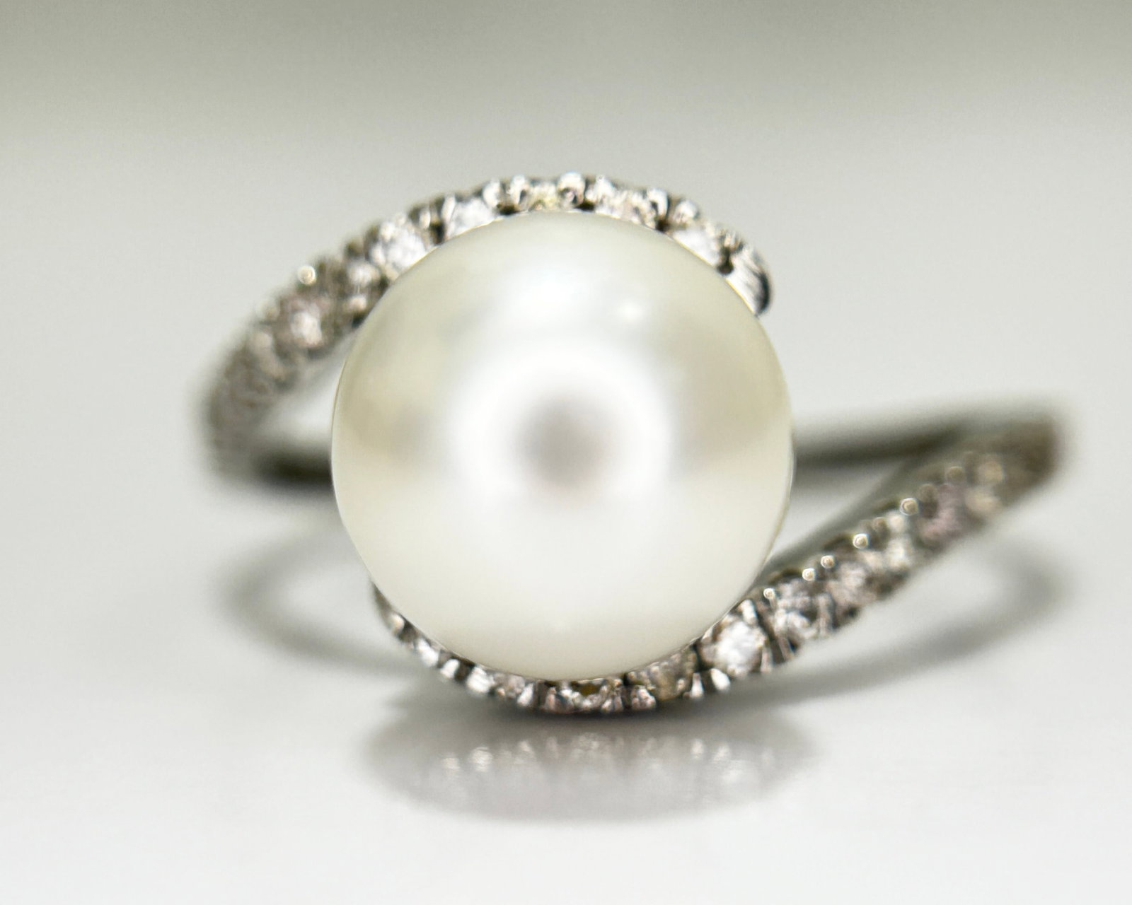 Beautiful 5.12 CT South Sea Pearl With Diamonds & 950 Platinum Ring (1 of 9)
